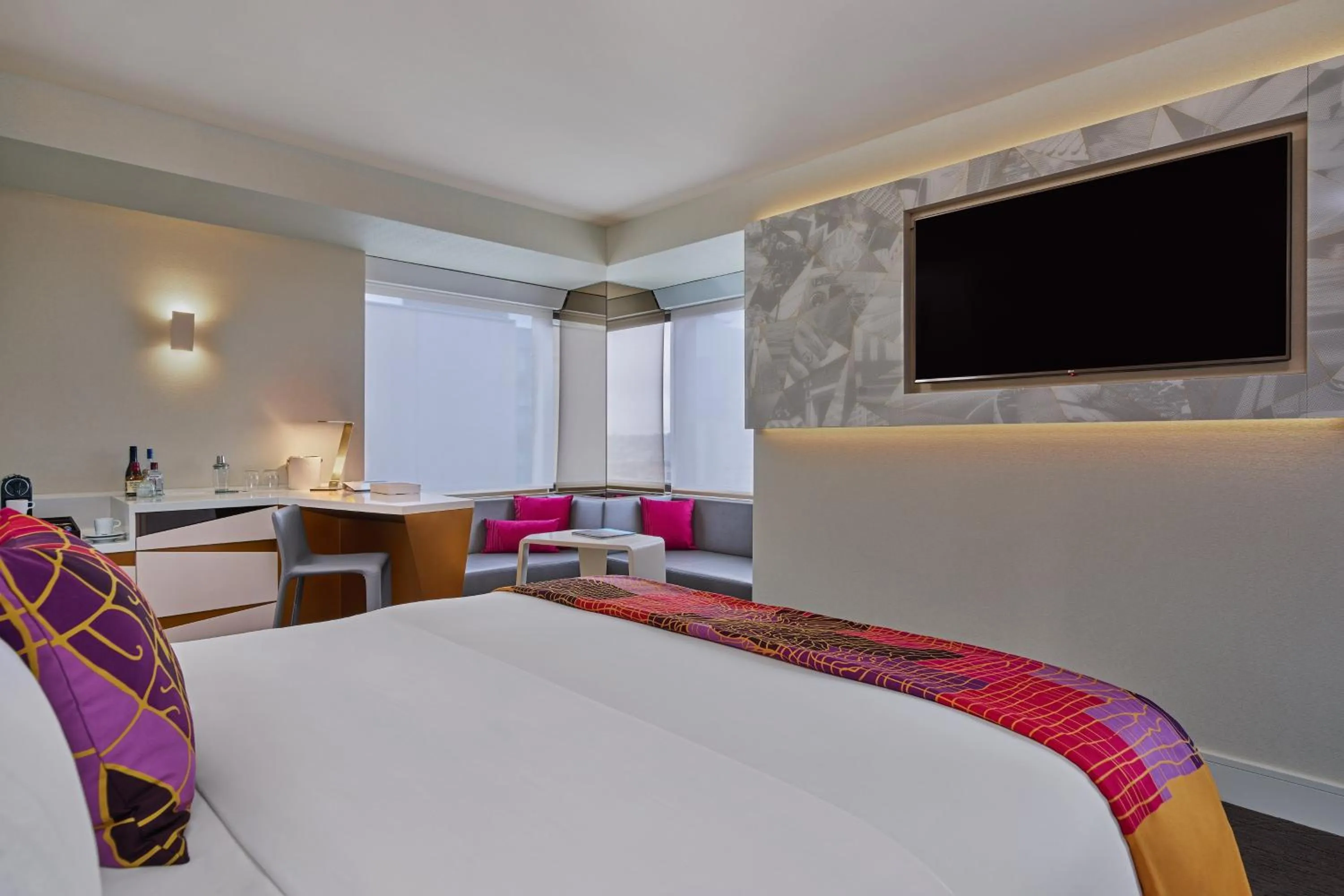 Photo of the whole room, Bed in W San Francisco