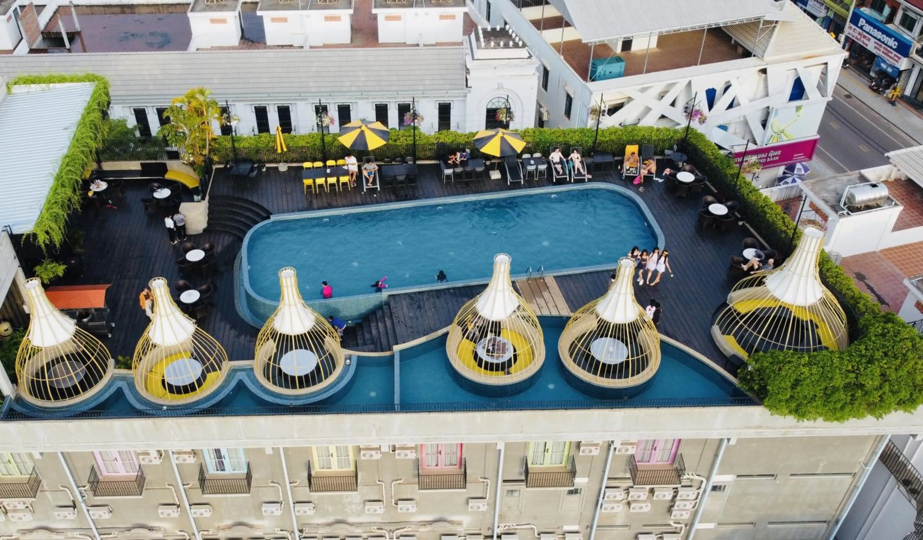 Swimming pool in The Twizt - Lifestyle Hostel & Hotel