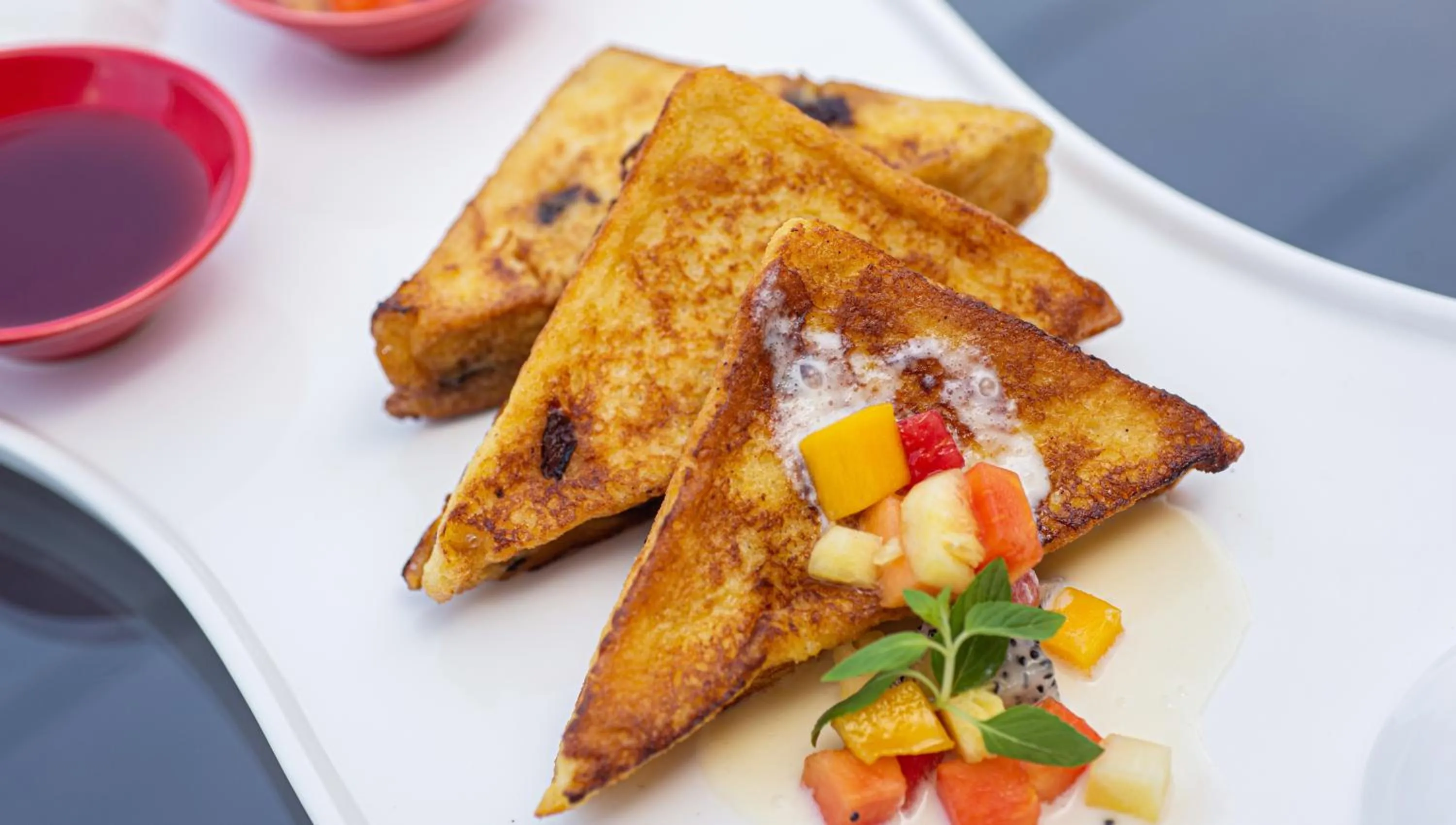 Food and drinks in The Twizt - Lifestyle Hostel & Hotel