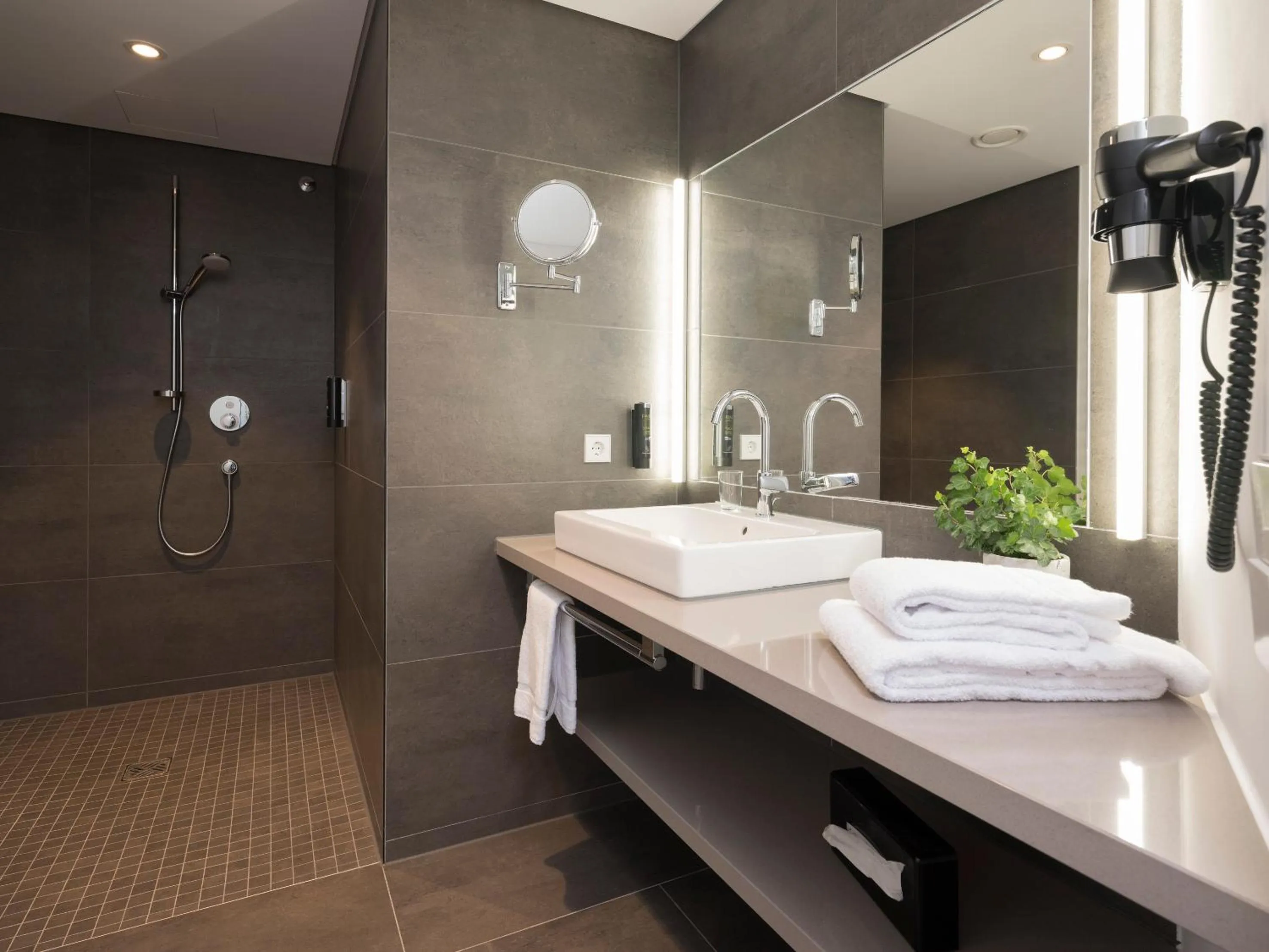 Bathroom in Hotel St Elisabeth