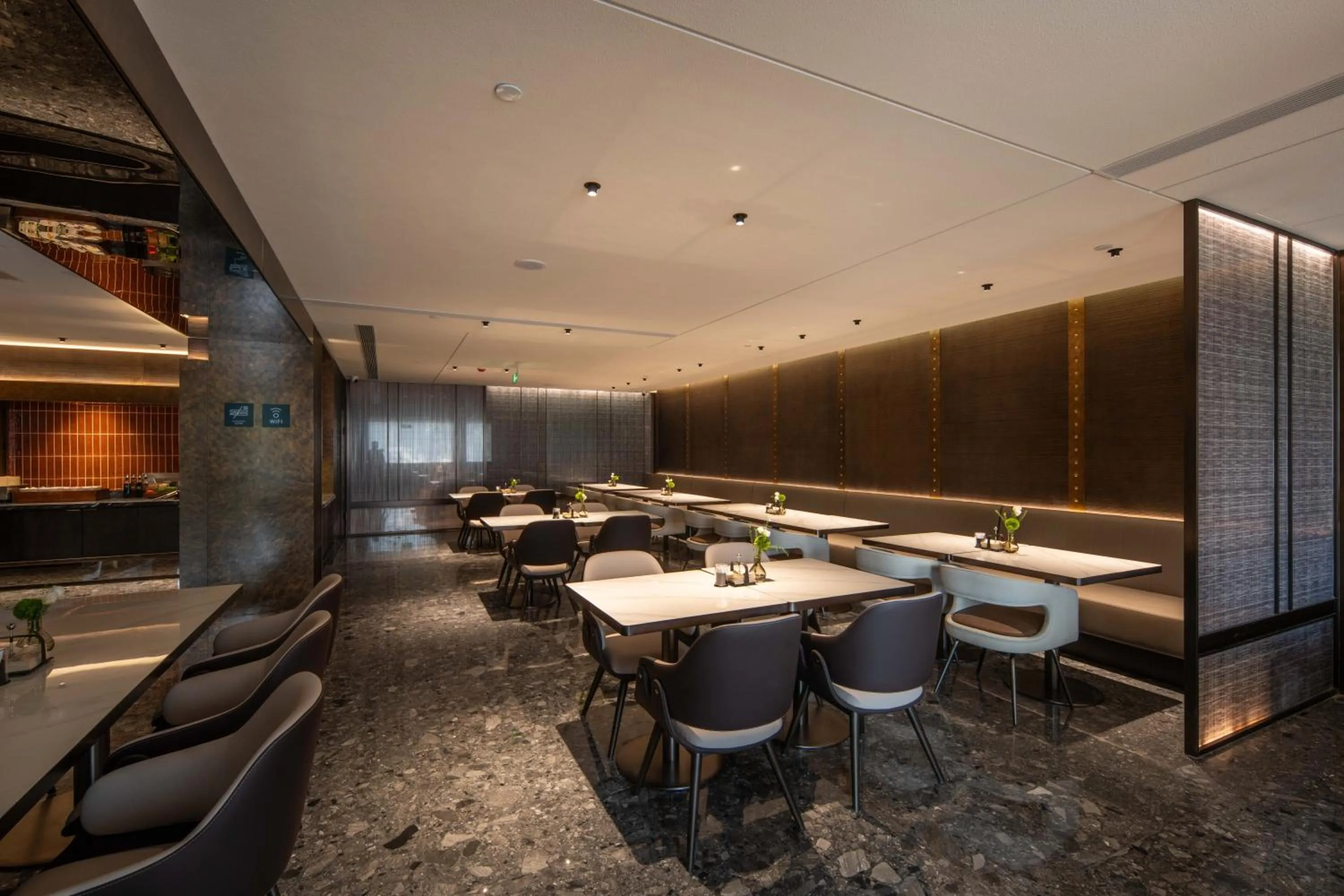 Restaurant/places to eat in Atour Hotel Chengdu Wuhou Temple