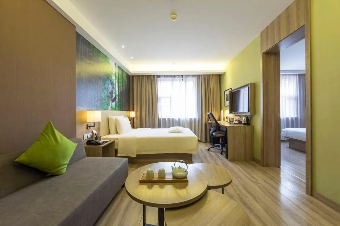 Photo of the whole room in Atour Hotel Chengdu Wuhou Temple