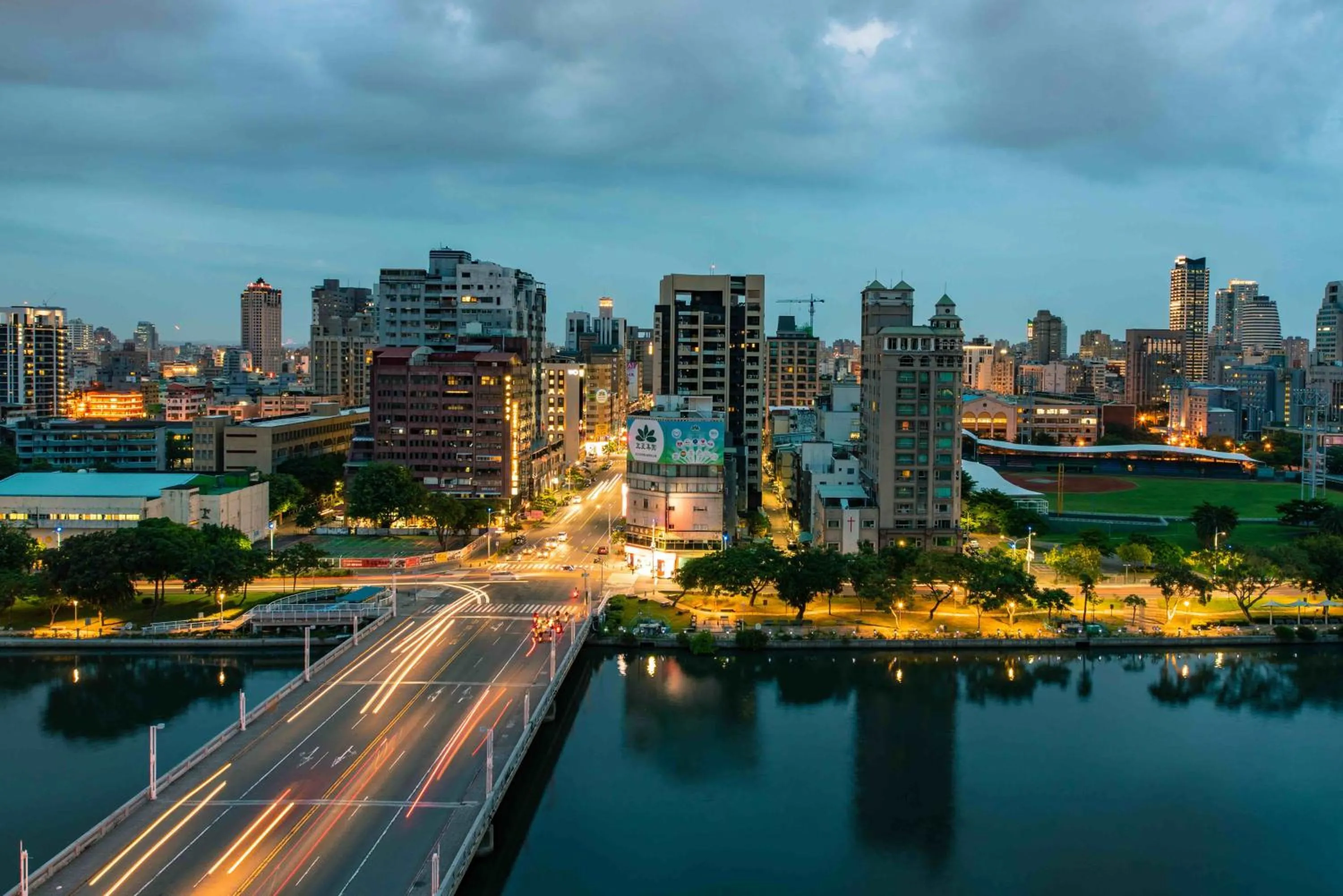 Bird's eye view in Love River Inn 愛河日央