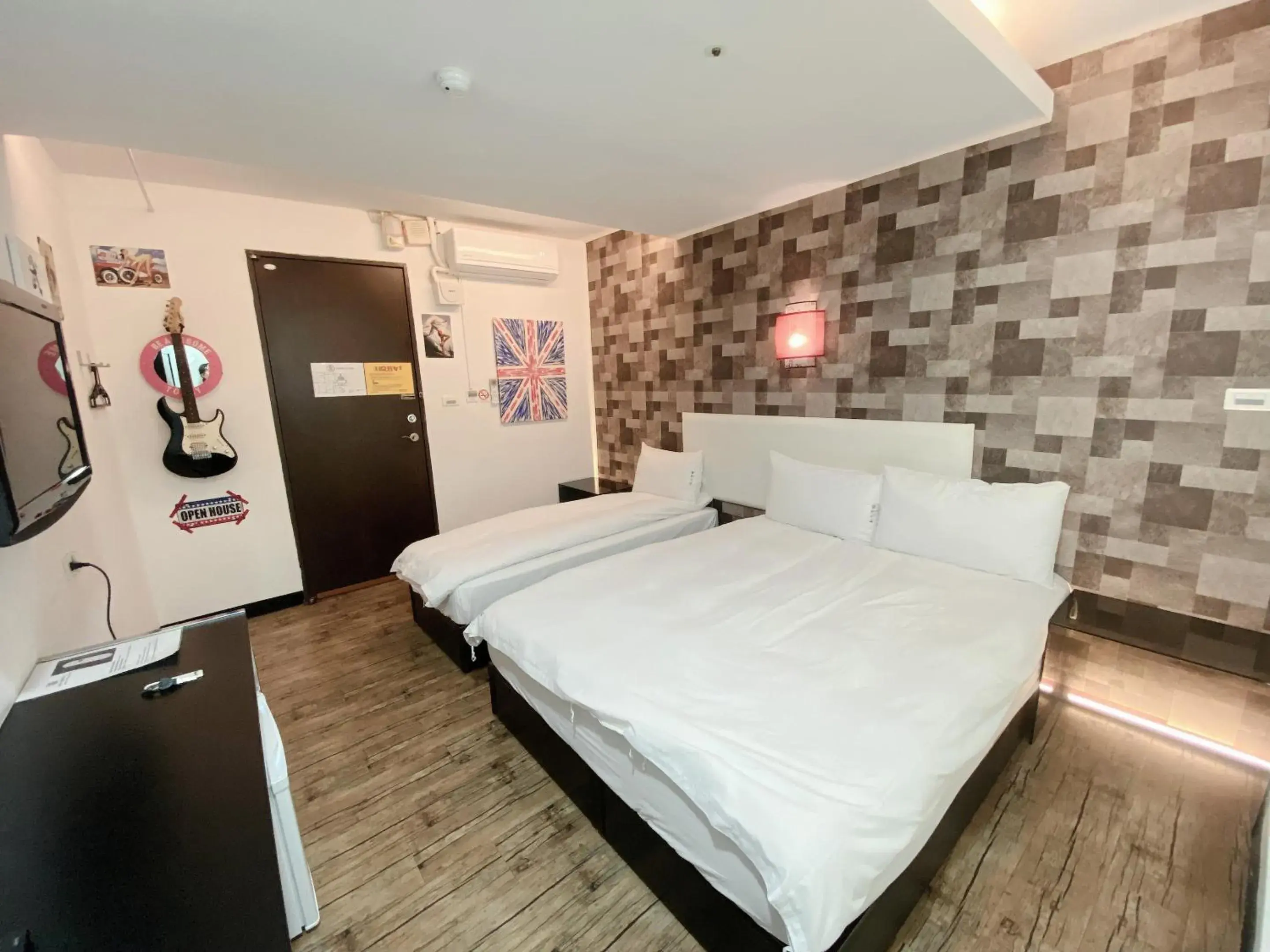 Triple Room with Mountain View in Love River Inn 愛河日央 Triple Room with Mountain View in Love River Inn 愛河日央