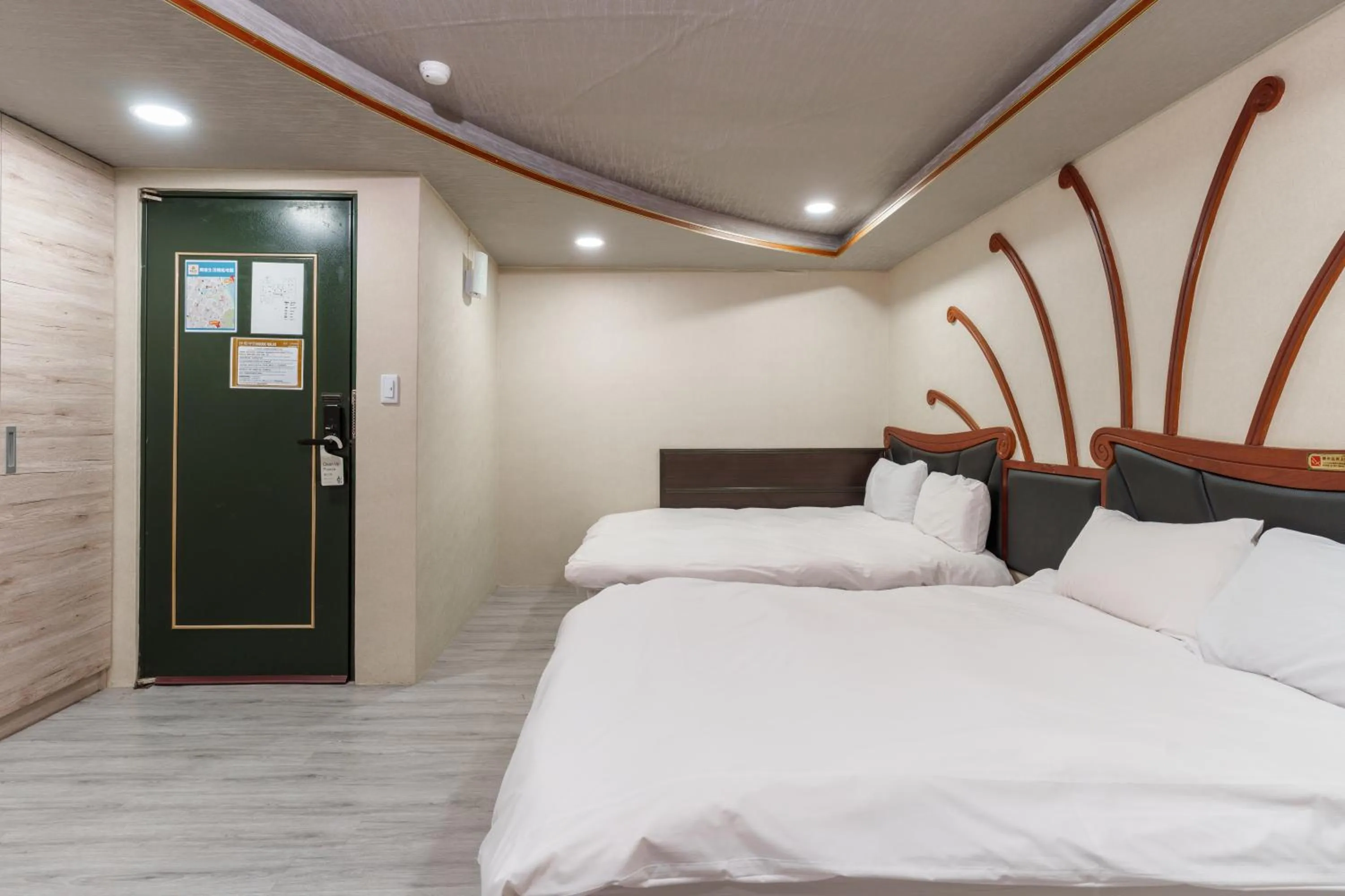 Bedroom, Bed in Love River Inn 愛河日央