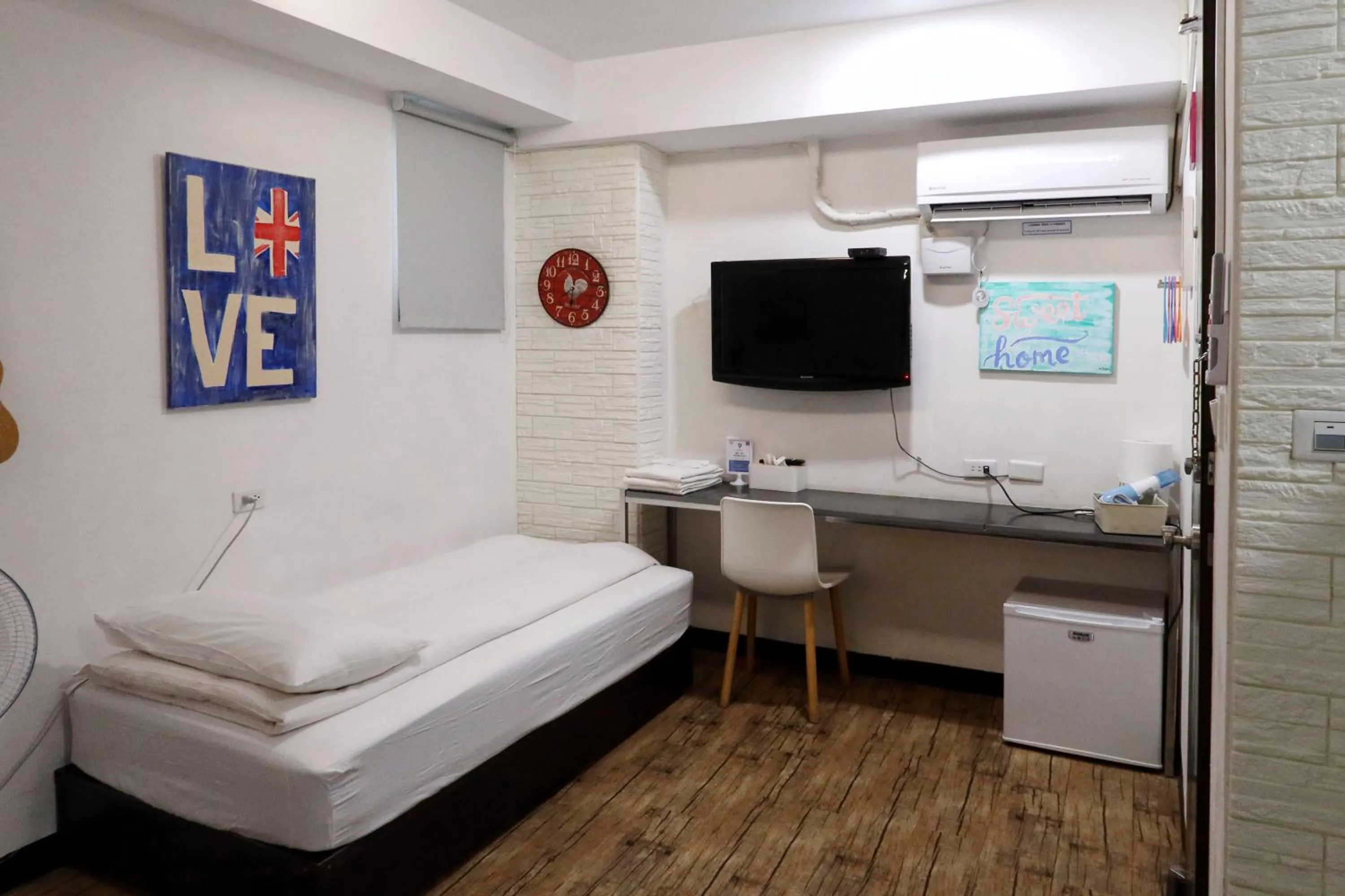 Bedroom, Bed in Love River Inn 愛河日央