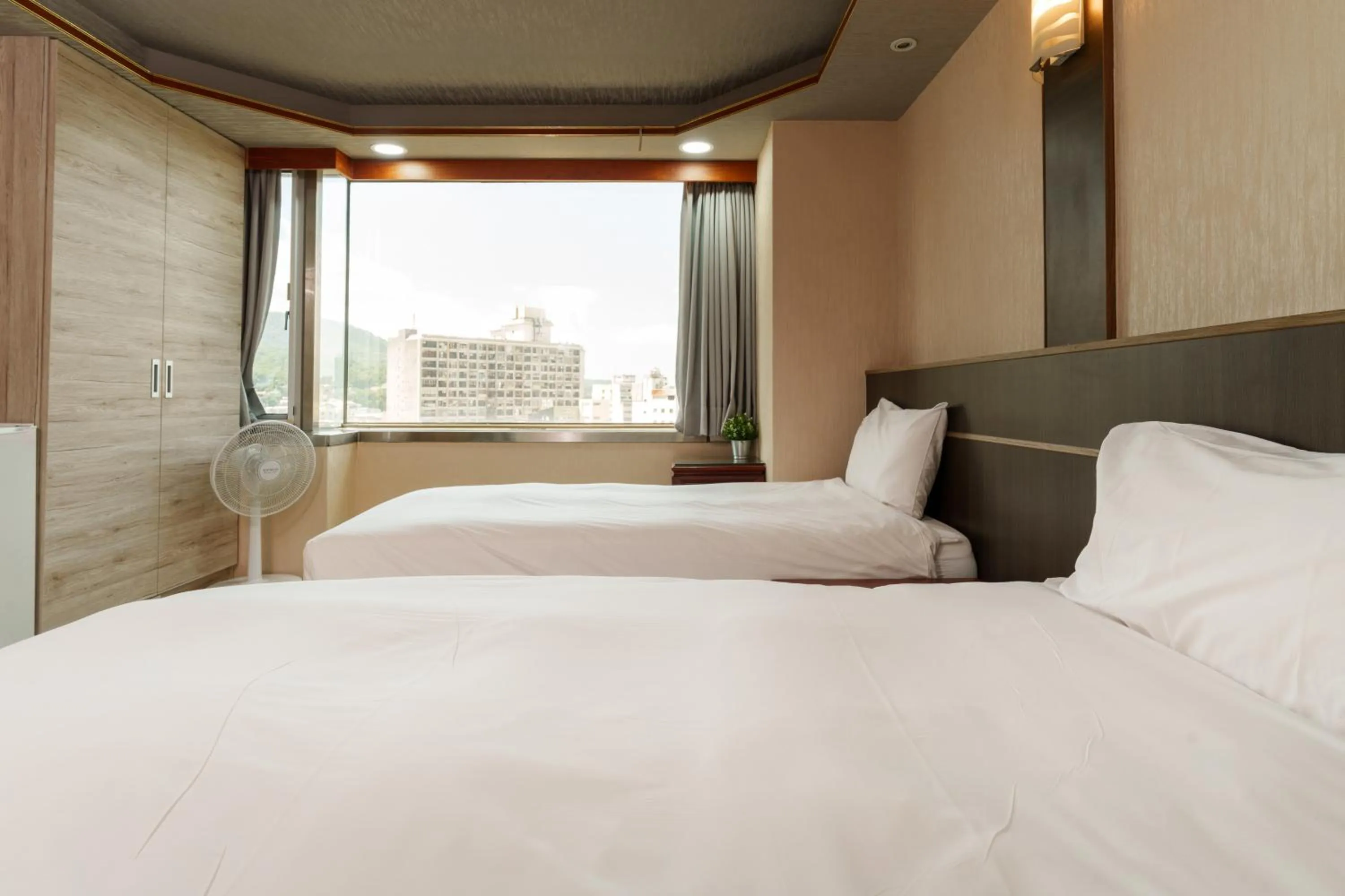 Bedroom, Bed in Love River Inn 愛河日央