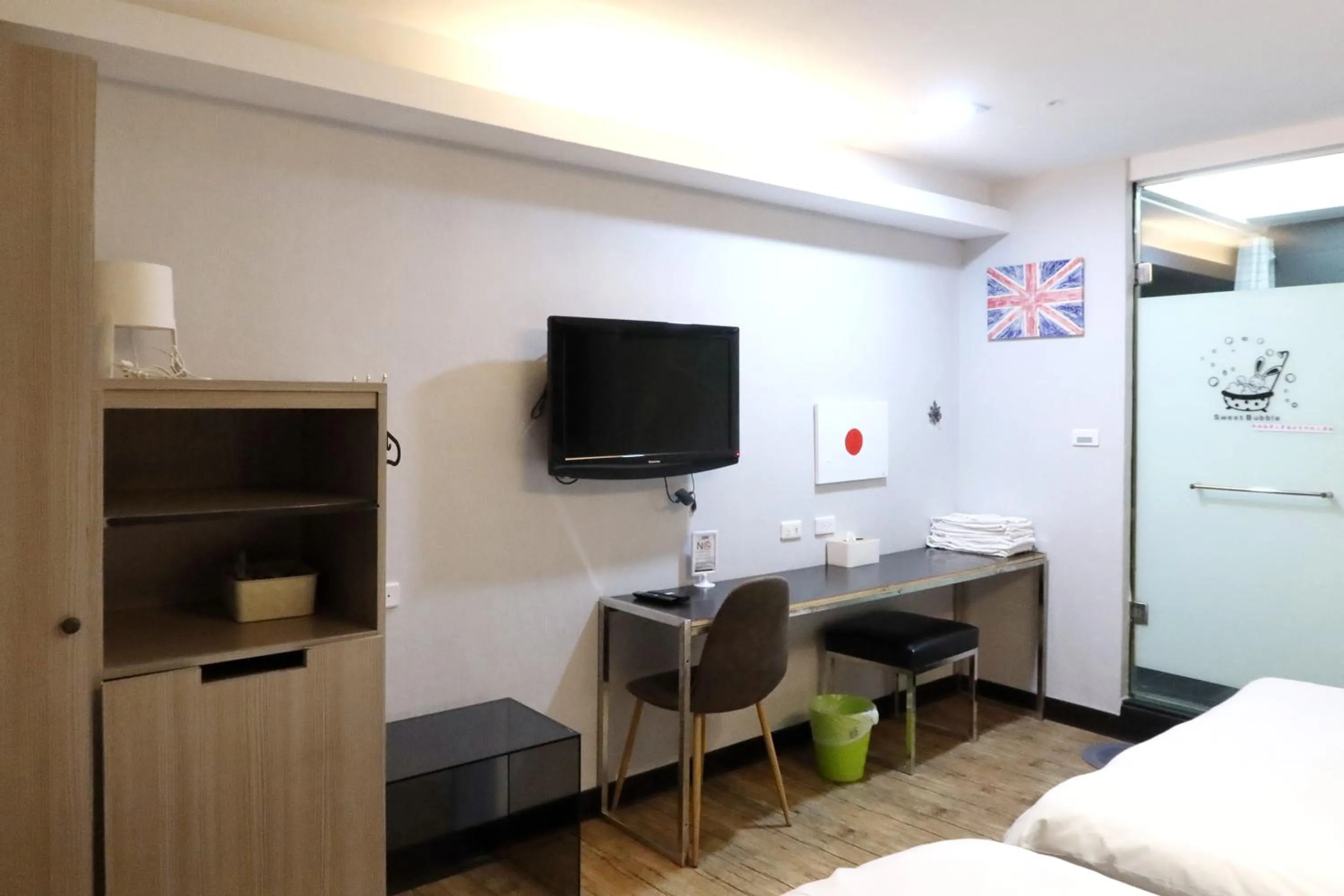 TV and multimedia, Bed in Love River Inn 愛河日央