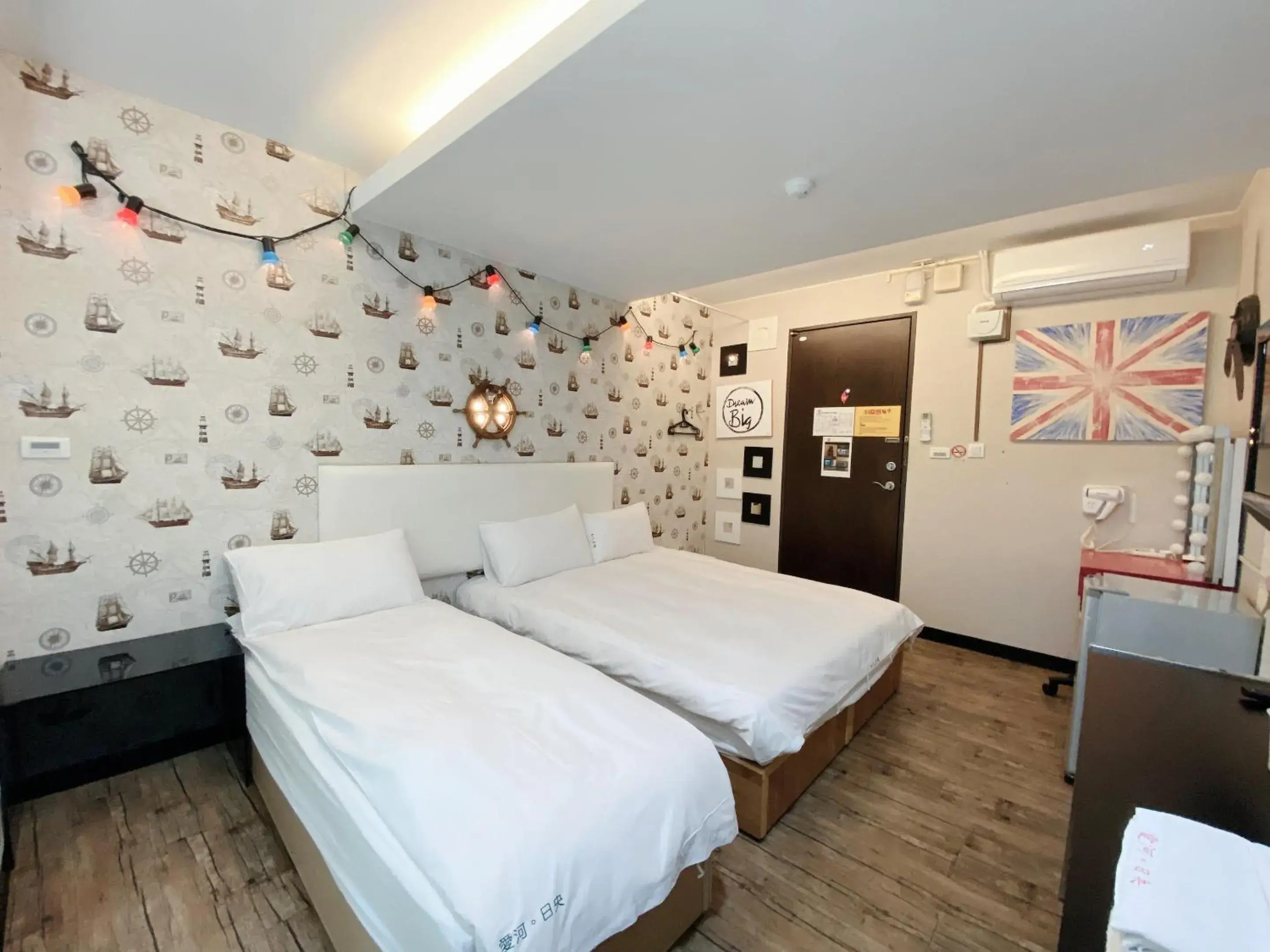 Triple Room with Bath in Love River Inn 愛河日央 Triple Room with Bath in Love River Inn 愛河日央