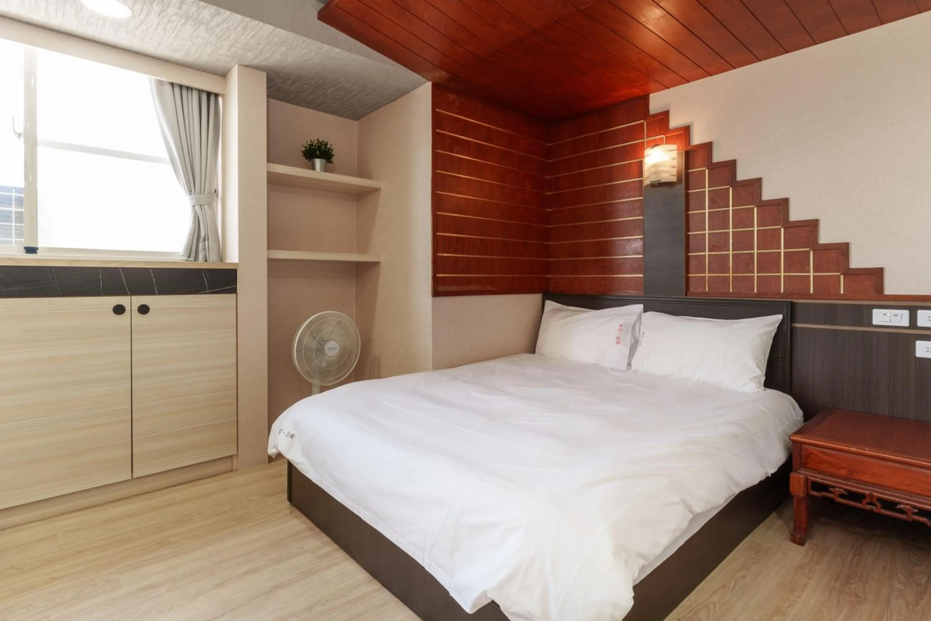 Bedroom, Bed in Love River Inn 愛河日央