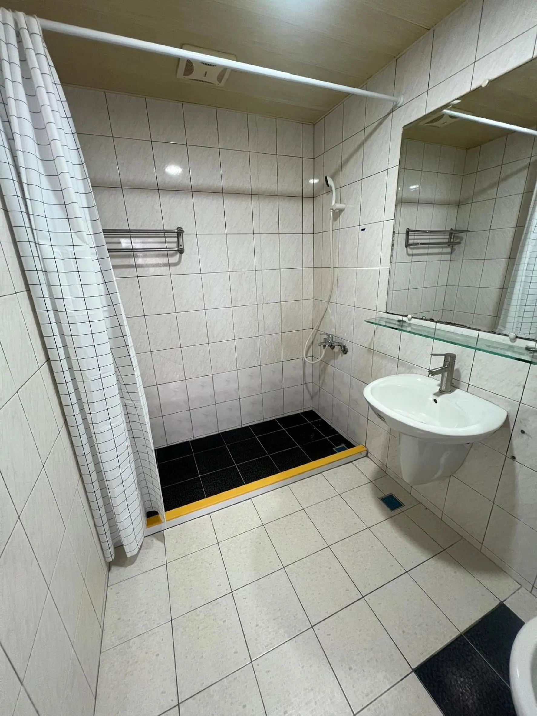 Bathroom in Love River Inn 愛河日央