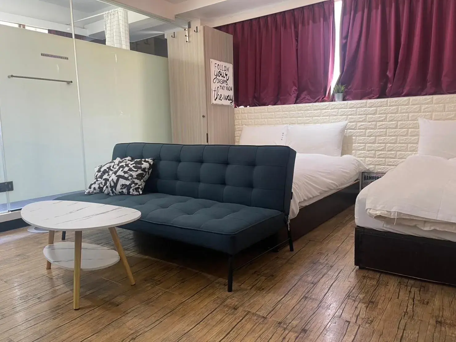 Photo of the whole room, Bed in Love River Inn 愛河日央 Photo of the whole room, Bed in Love River Inn 愛河日央