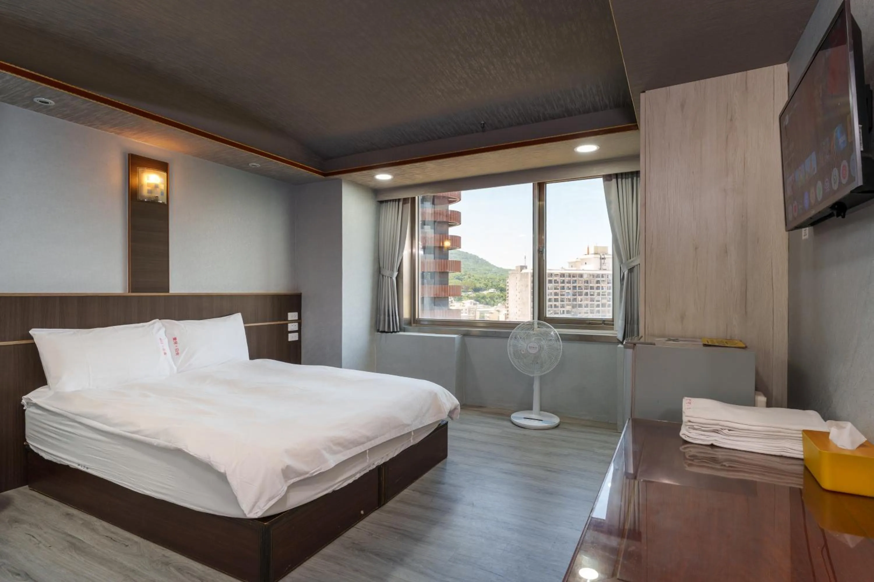 Bedroom, Bed in Love River Inn 愛河日央
