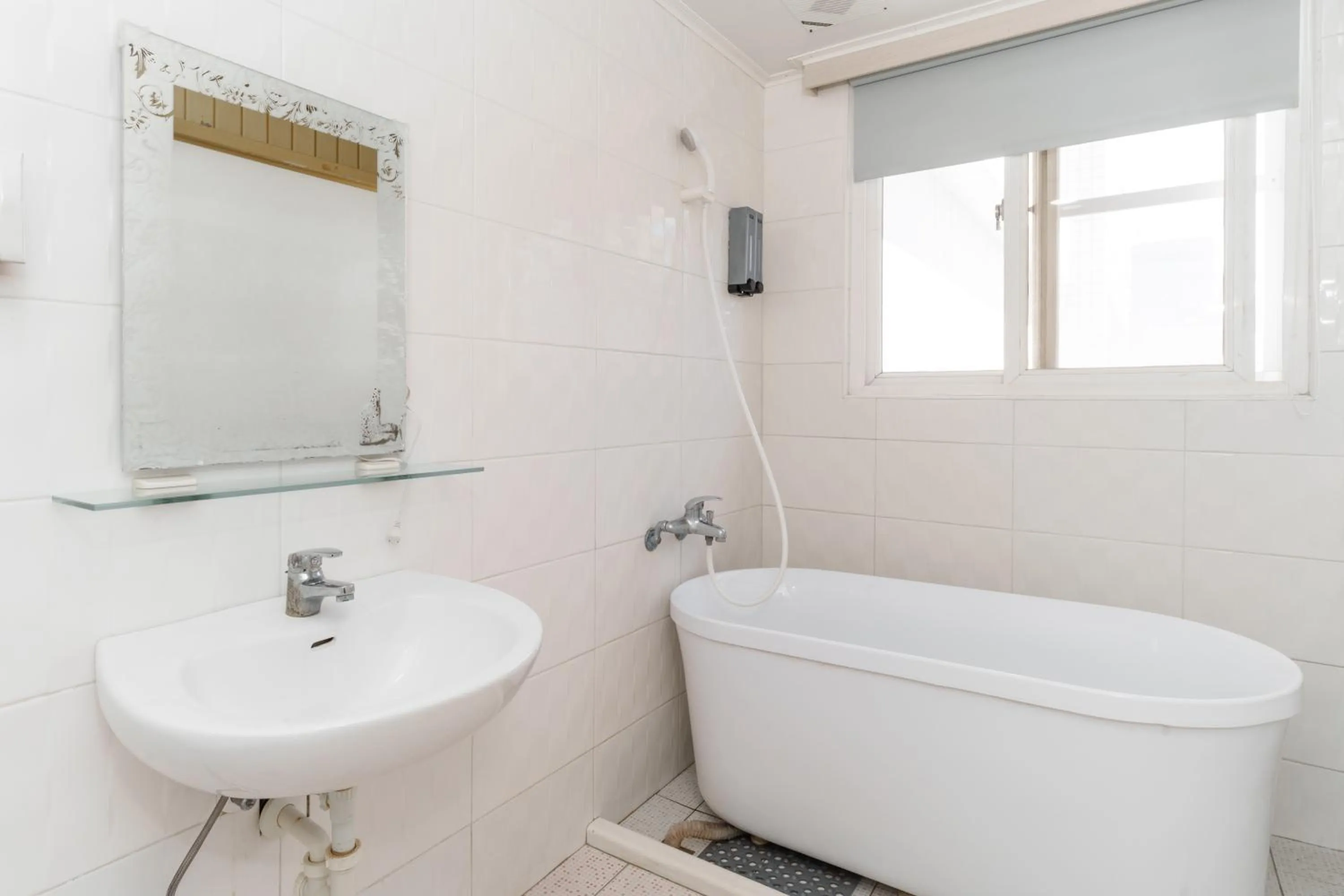 Bathroom in Love River Inn 愛河日央