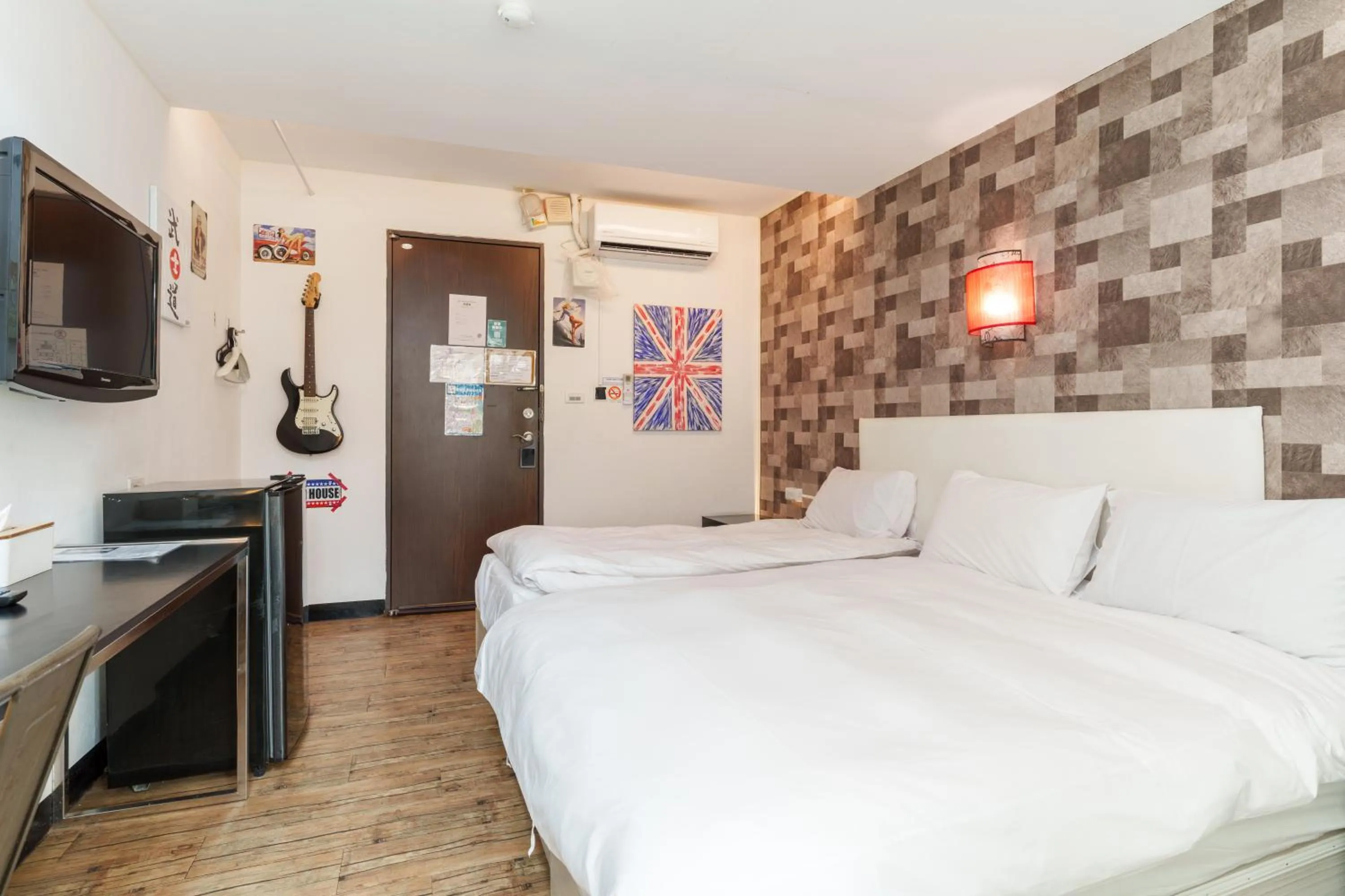 Bedroom, Bed in Love River Inn 愛河日央