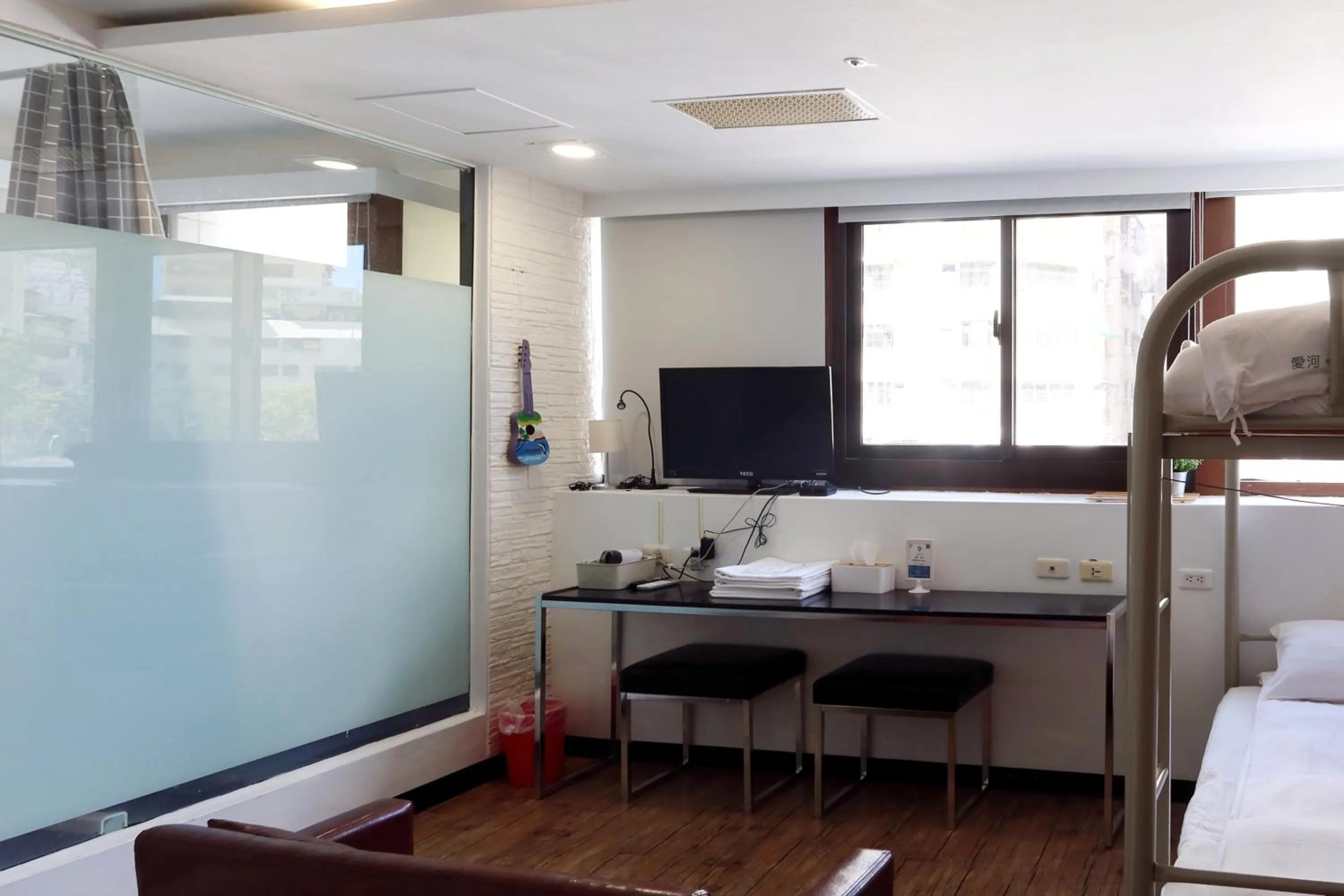 Bedroom, Bed in Love River Inn 愛河日央