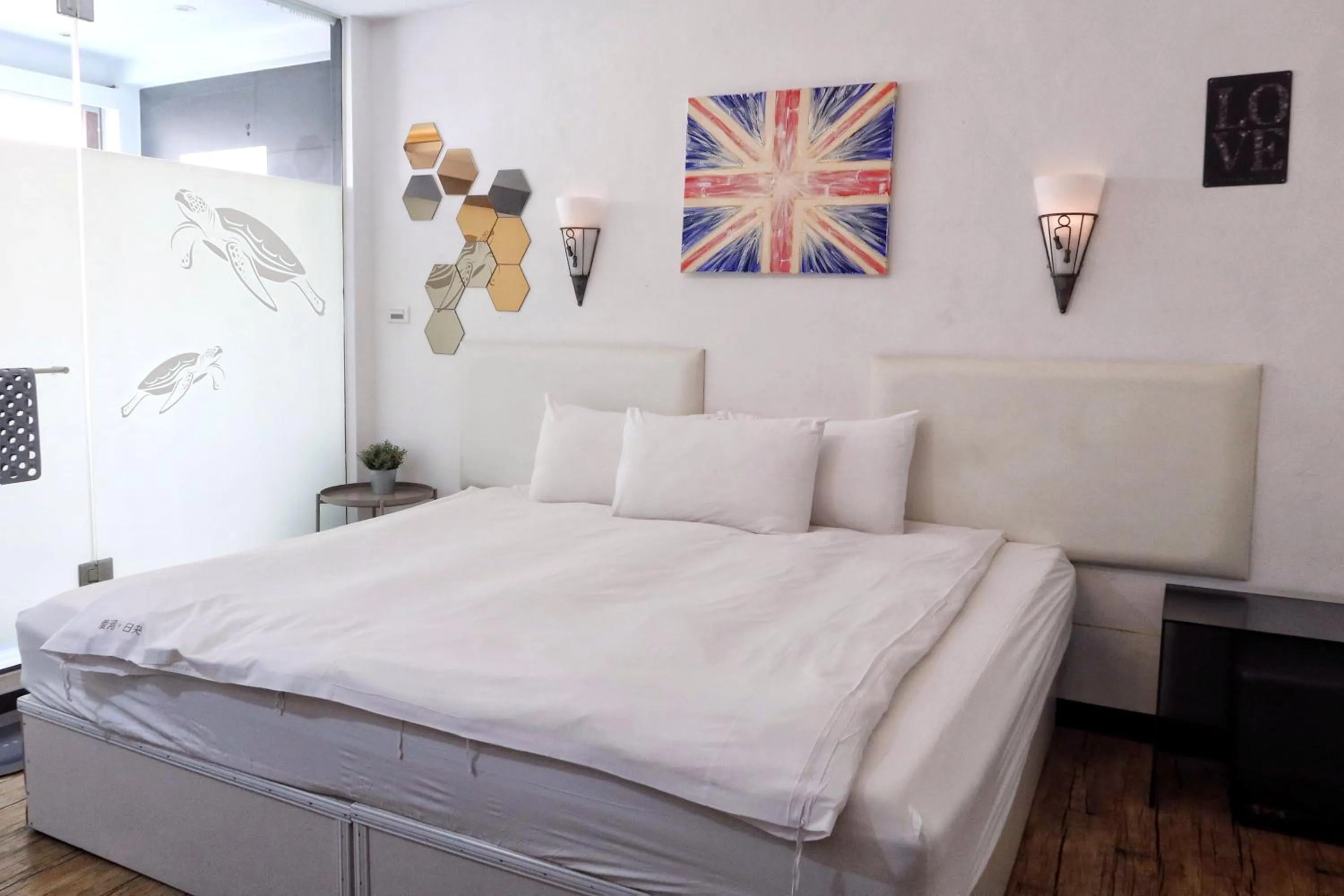 Bedroom, Bed in Love River Inn 愛河日央