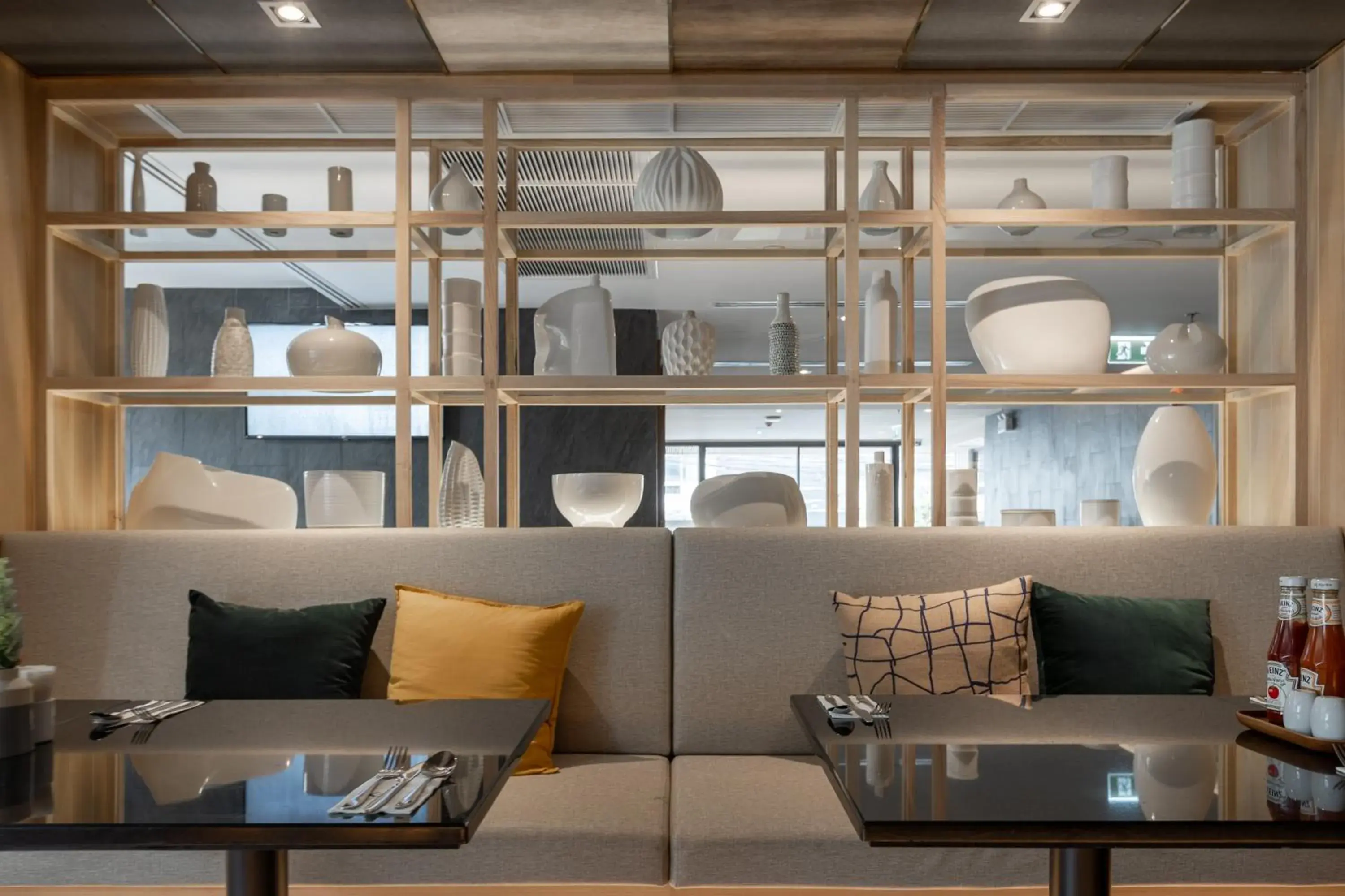 Restaurant/places to eat in The Quarter Phromphong by UHG Restaurant/places to eat in The Quarter Phromphong by UHG