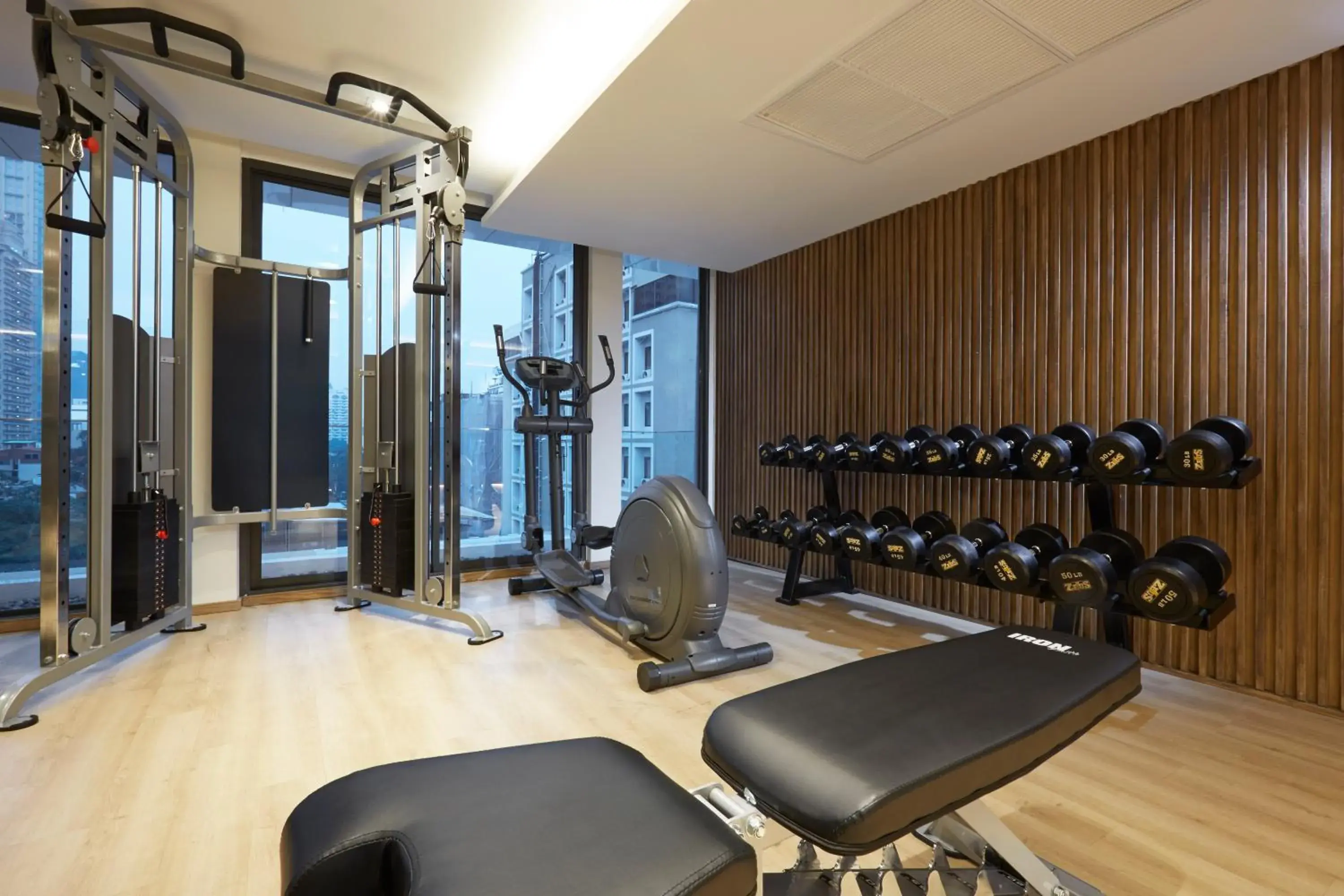 Fitness centre/facilities in The Quarter Phromphong by UHG Fitness centre/facilities in The Quarter Phromphong by UHG