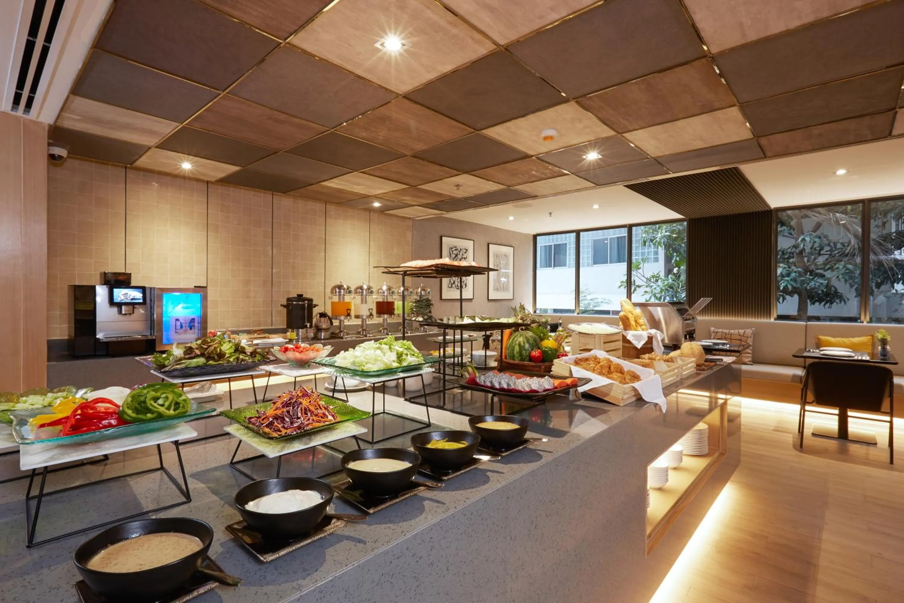 Restaurant/places to eat in The Quarter Phromphong by UHG