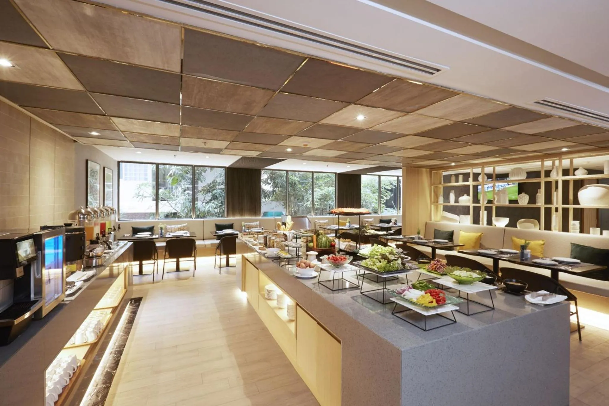 Restaurant/places to eat in The Quarter Phromphong by UHG