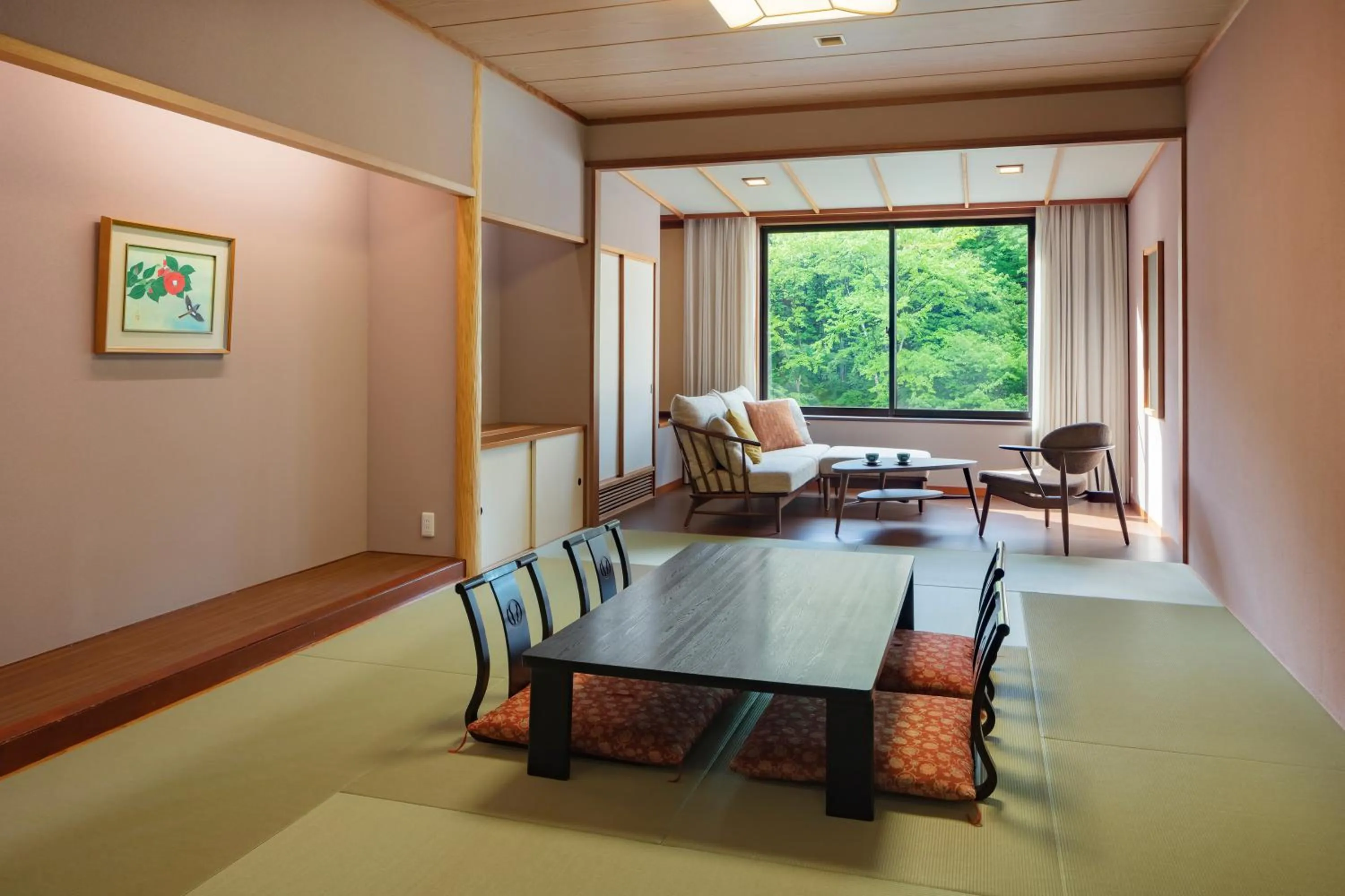 Photo of the whole room in Dai-ichi Takimotokan