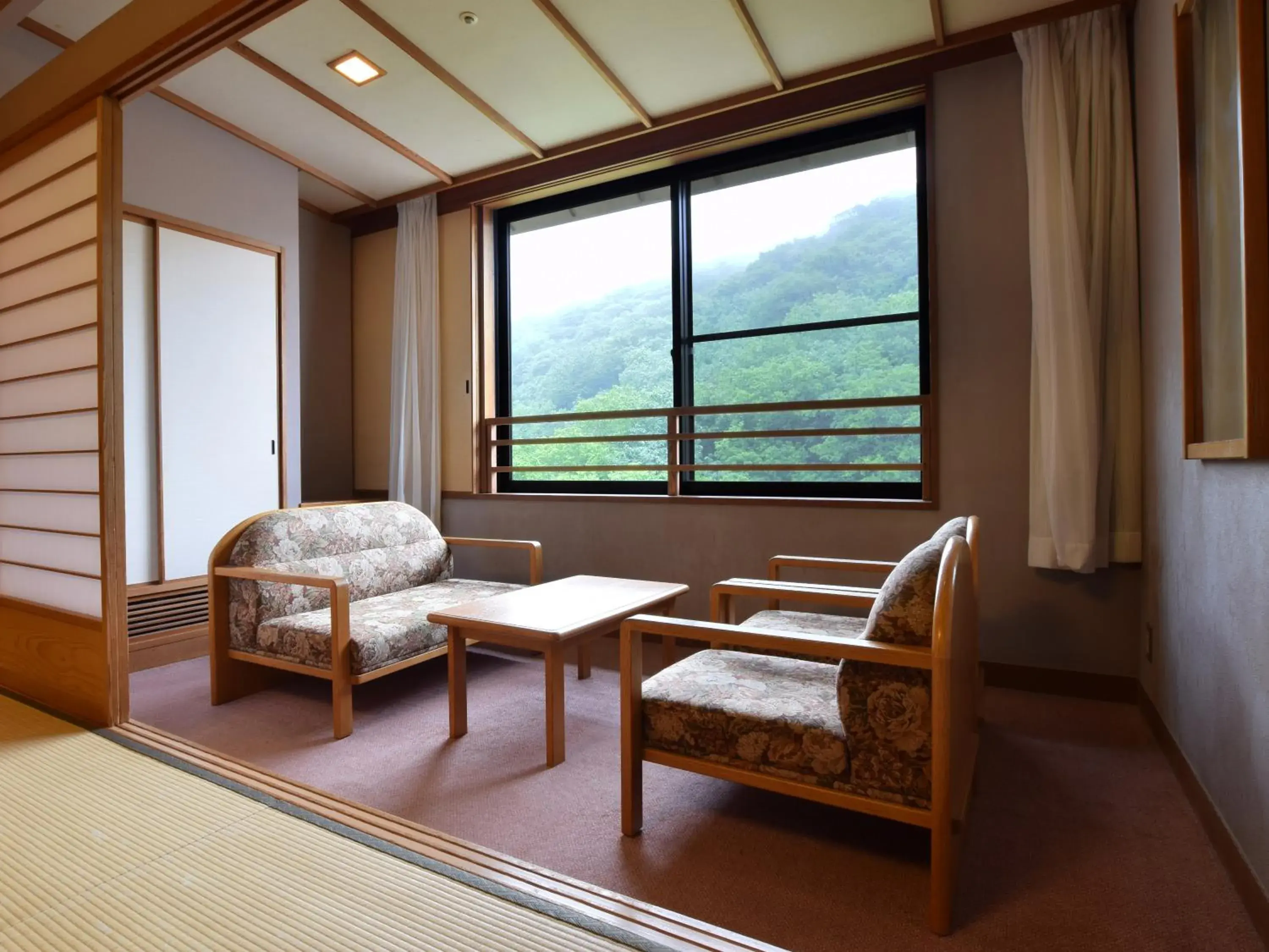 Deluxe Japanese-Style Room - Breakfast + Exclusive KAISEKI Dinner in Room - Non-Smoking(Main BLD) in Dai-ichi Takimotokan Deluxe Japanese-Style Room - Breakfast + Exclusive KAISEKI Dinner in Room - Non-Smoking(Main BLD) in Dai-ichi Takimotokan