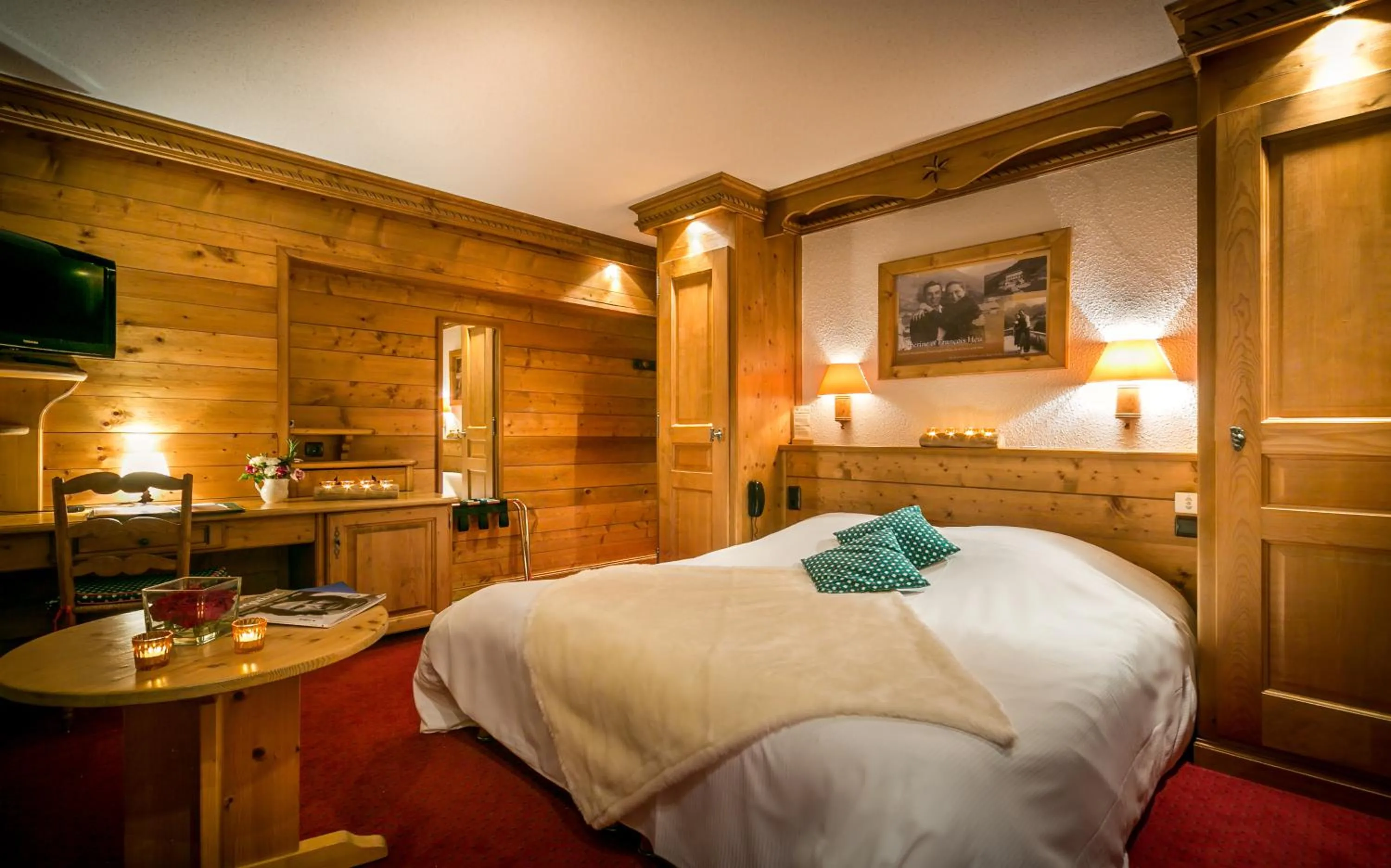 Toilet, Bed in Hotel & Spa Le Dahu