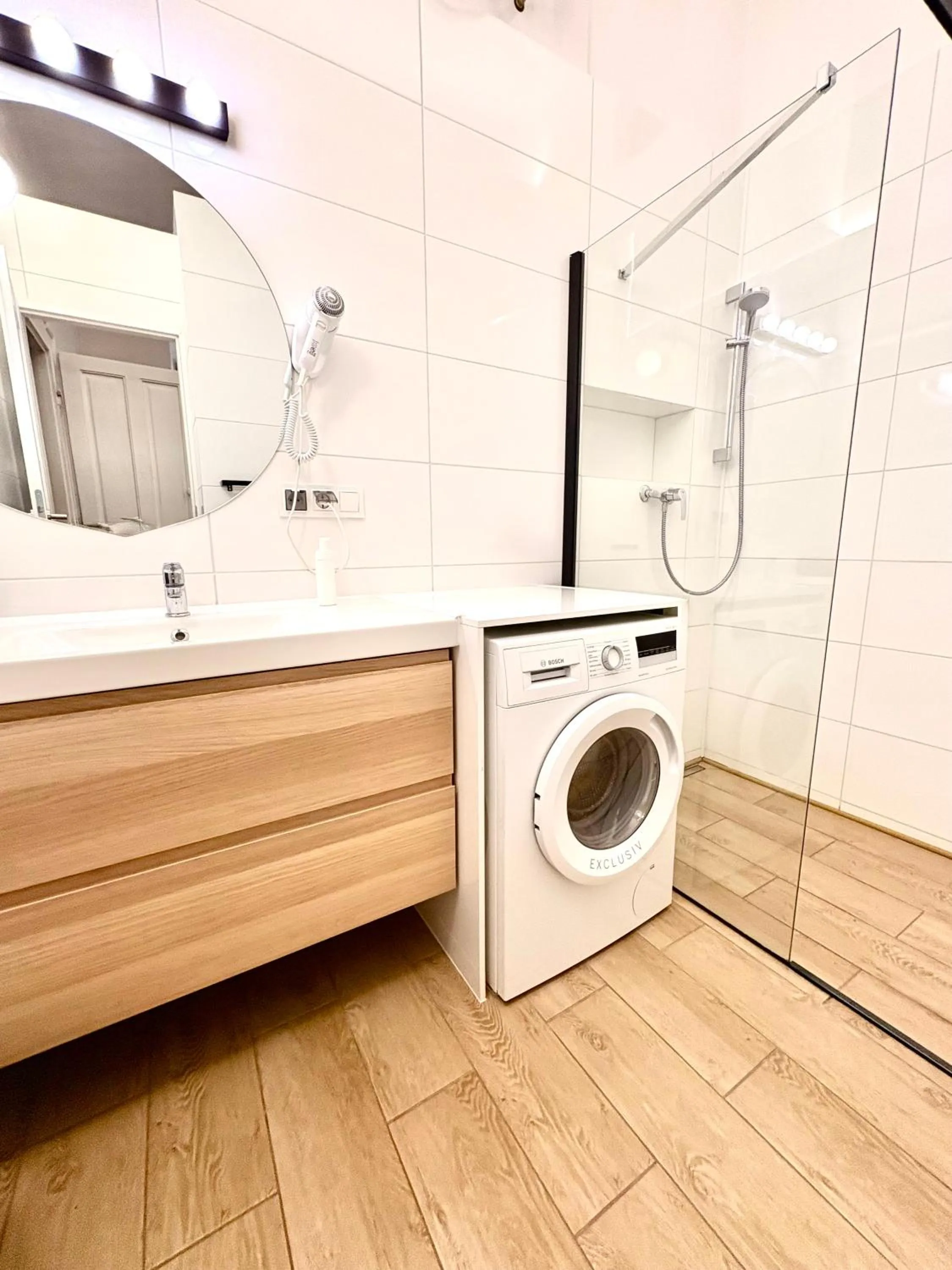 Shower in Roller Aparthotel