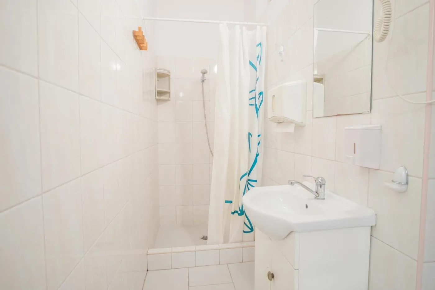 Shower in Roller Aparthotel