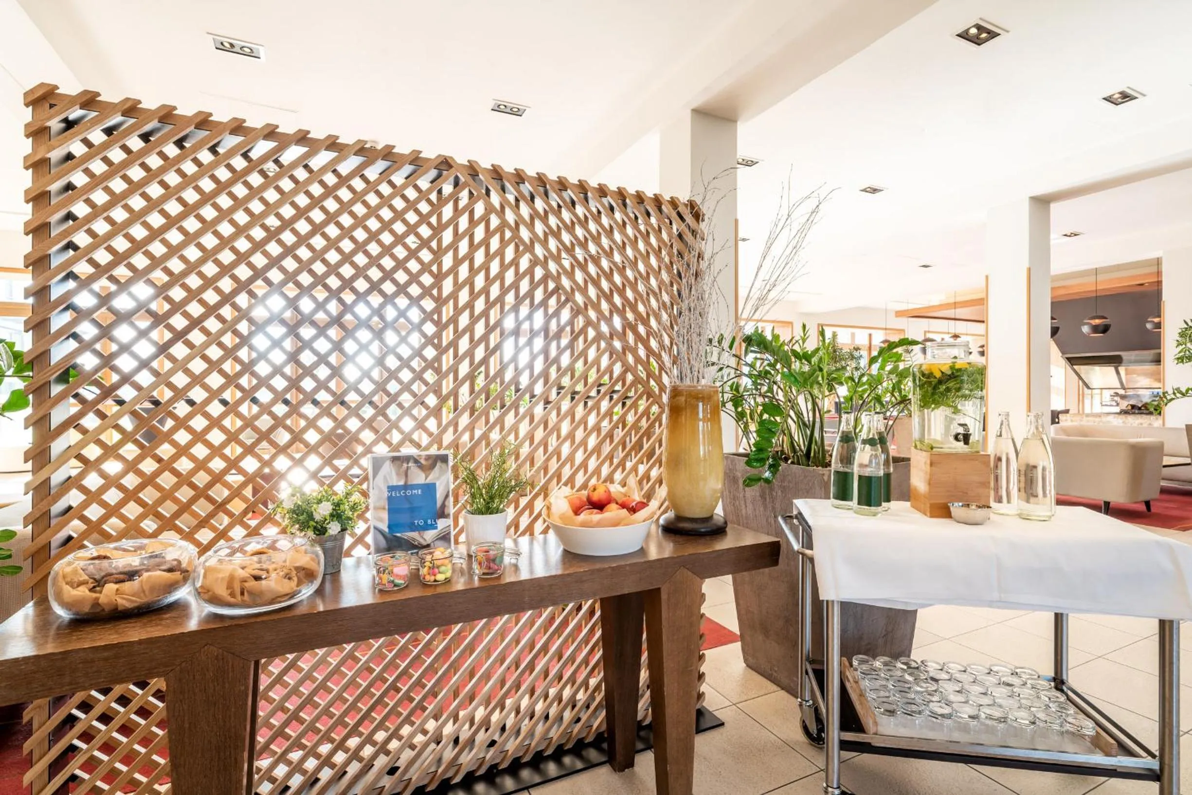 Food and drinks in Radisson Blu Hotel Paris, Marne-la-Vallée