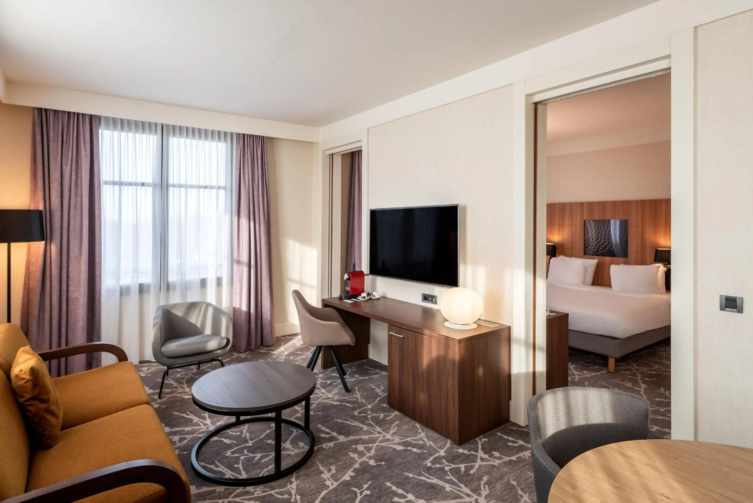 Bed in Radisson Blu Hotel Paris, Marne-la-Vallée