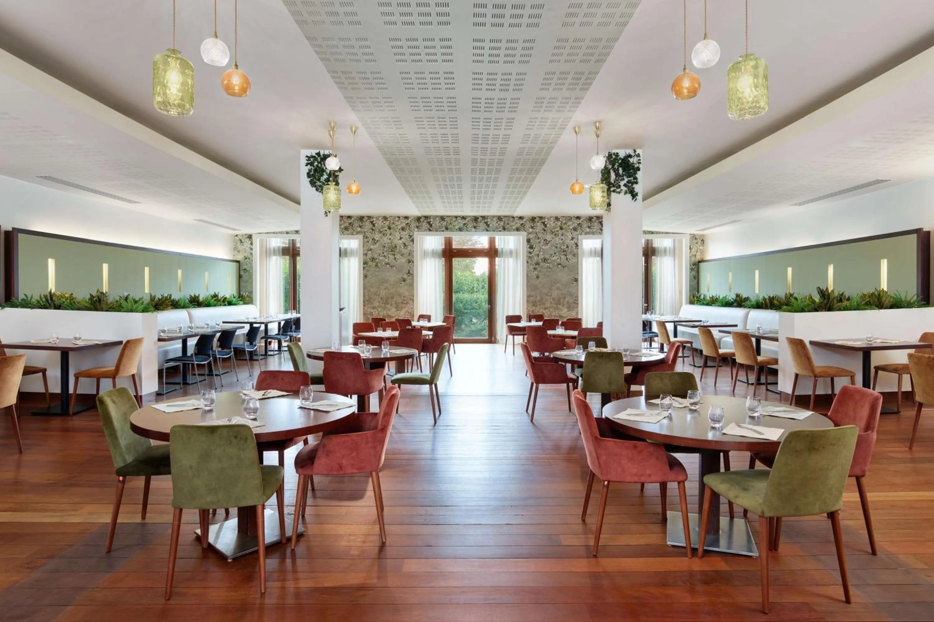 Restaurant/places to eat in Radisson Blu Hotel Paris, Marne-la-Vallée