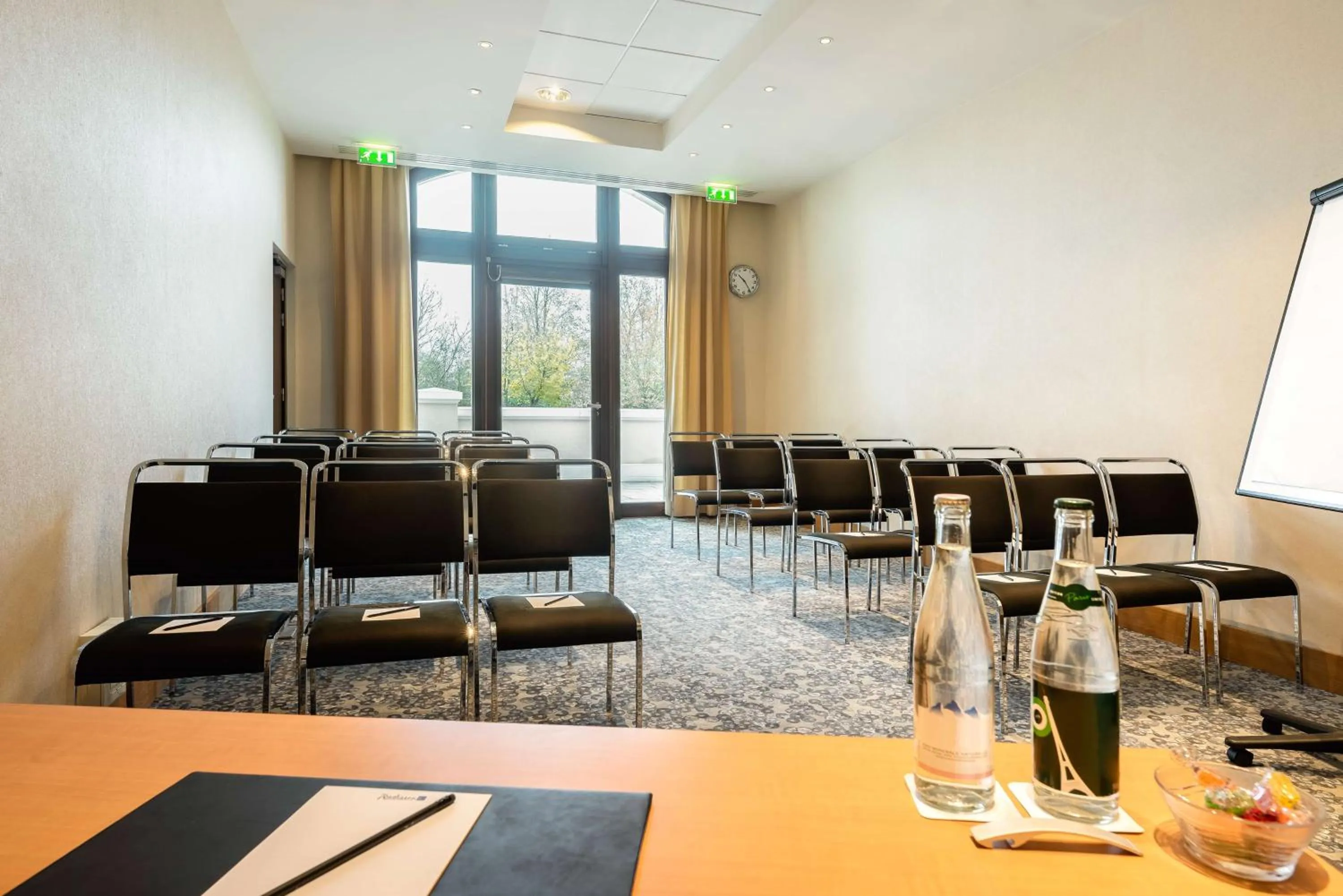 Business facilities in Radisson Blu Hotel Paris, Marne-la-Vallée