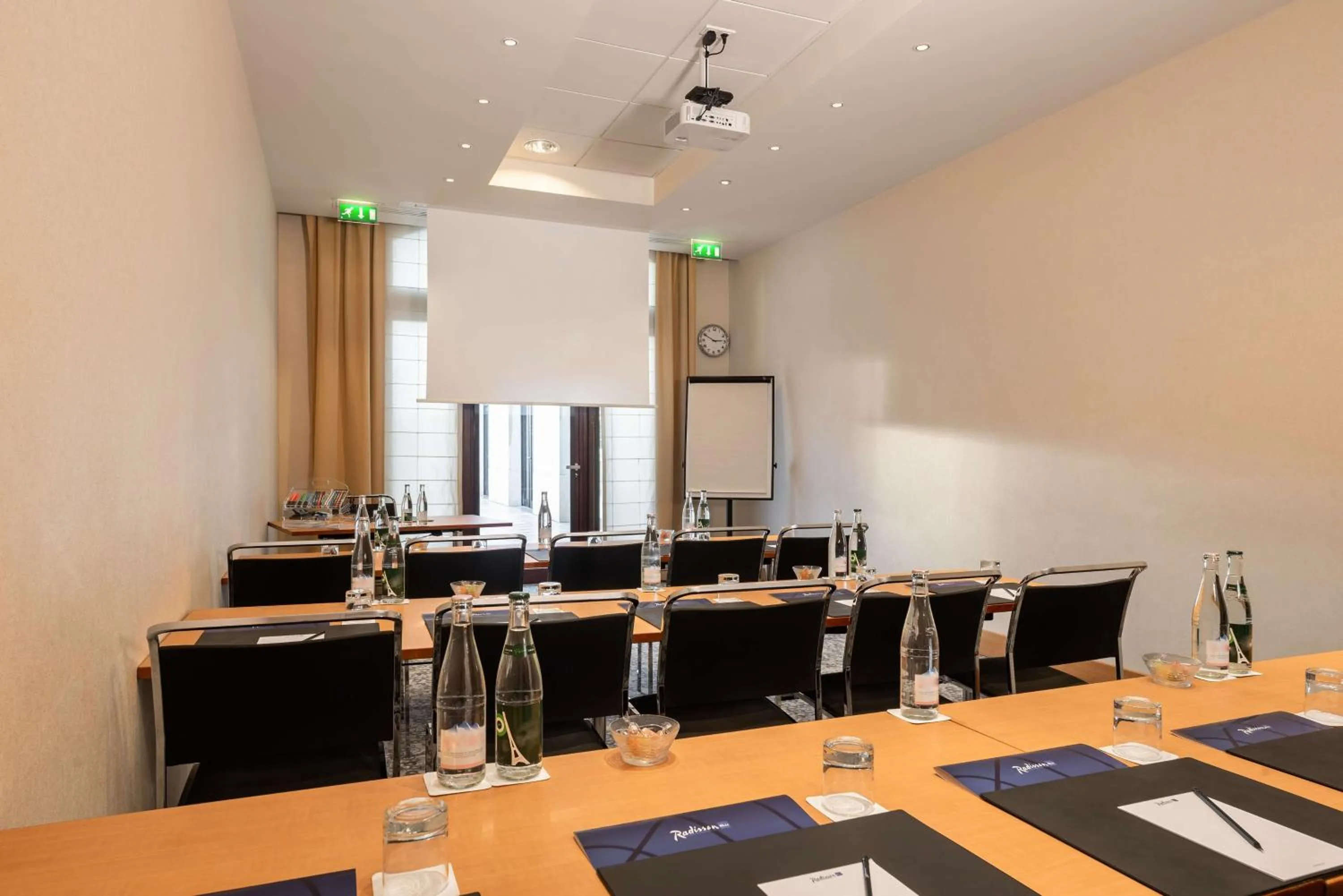 Business facilities in Radisson Blu Hotel Paris, Marne-la-Vallée