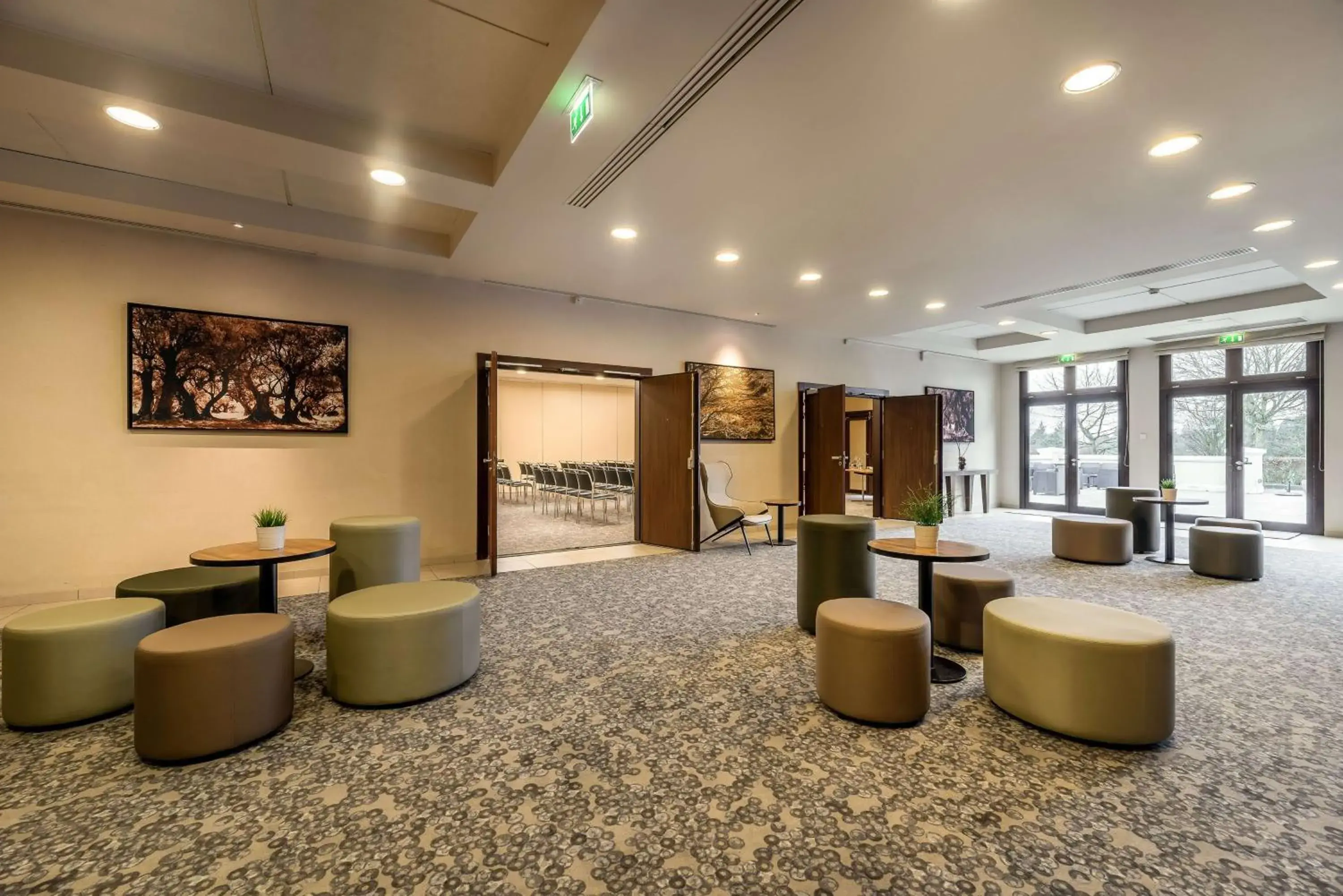 Lobby or reception in Radisson Blu Hotel Paris, Marne-la-Vallée Lobby or reception in Radisson Blu Hotel Paris, Marne-la-Vallée