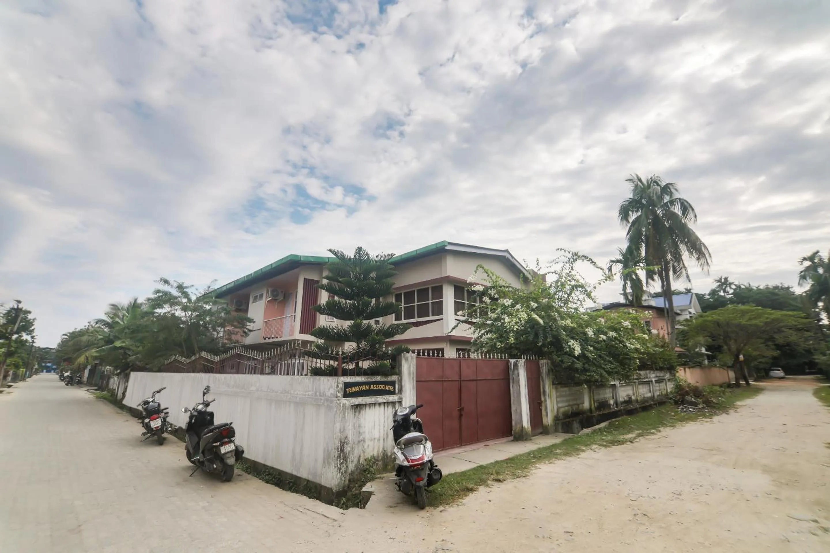 Facade/entrance in Collection O Trinayan Associates