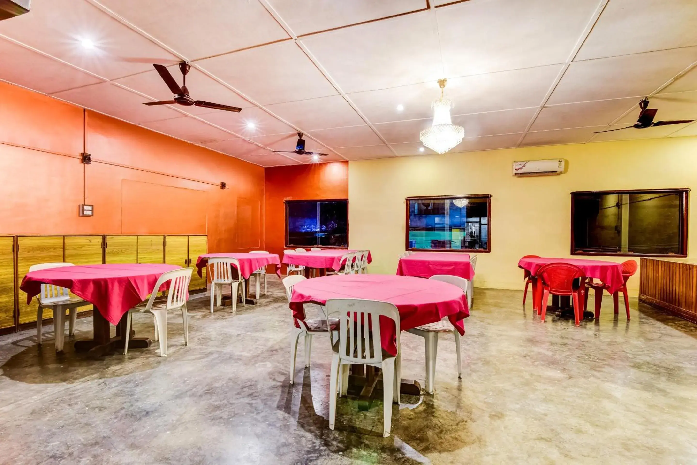 Restaurant/places to eat in SPOT ON Durba 2 Restaurant/places to eat in SPOT ON Durba 2