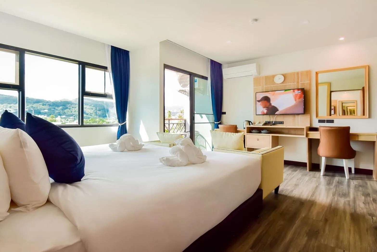 Photo of the whole room, Bed in Coco Paradiso Phuket SHA