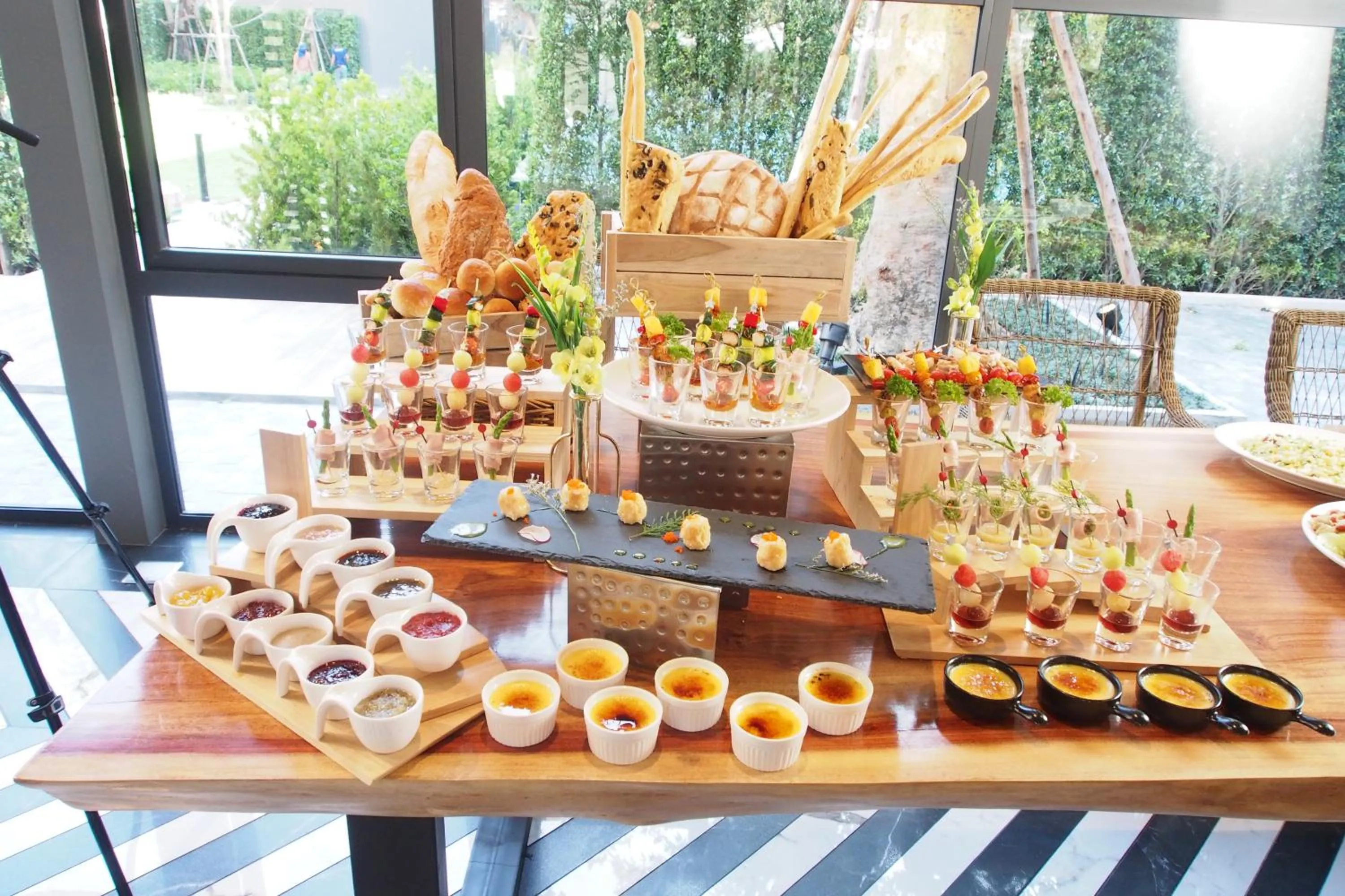 Food and drinks in The Teak Hotel