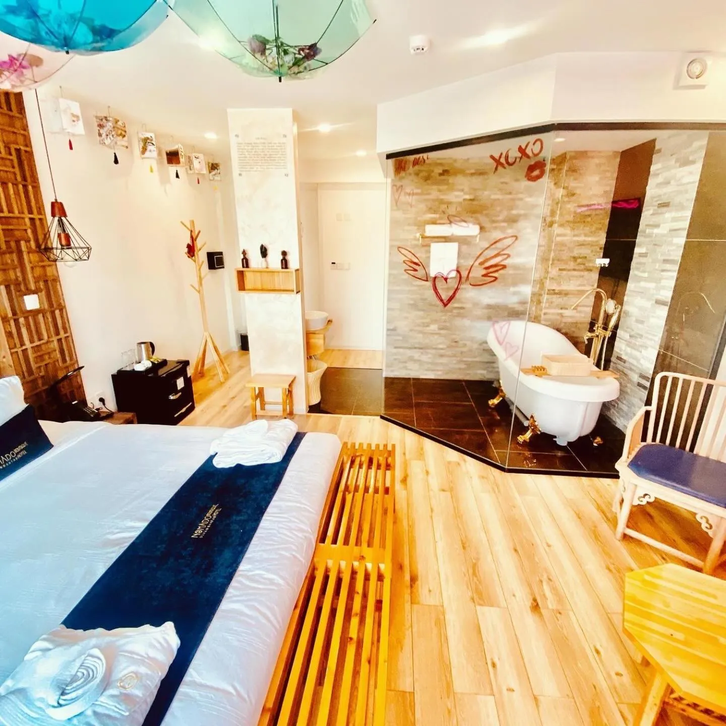 Hot Tub, Bed in Nomado Boutique Hotel