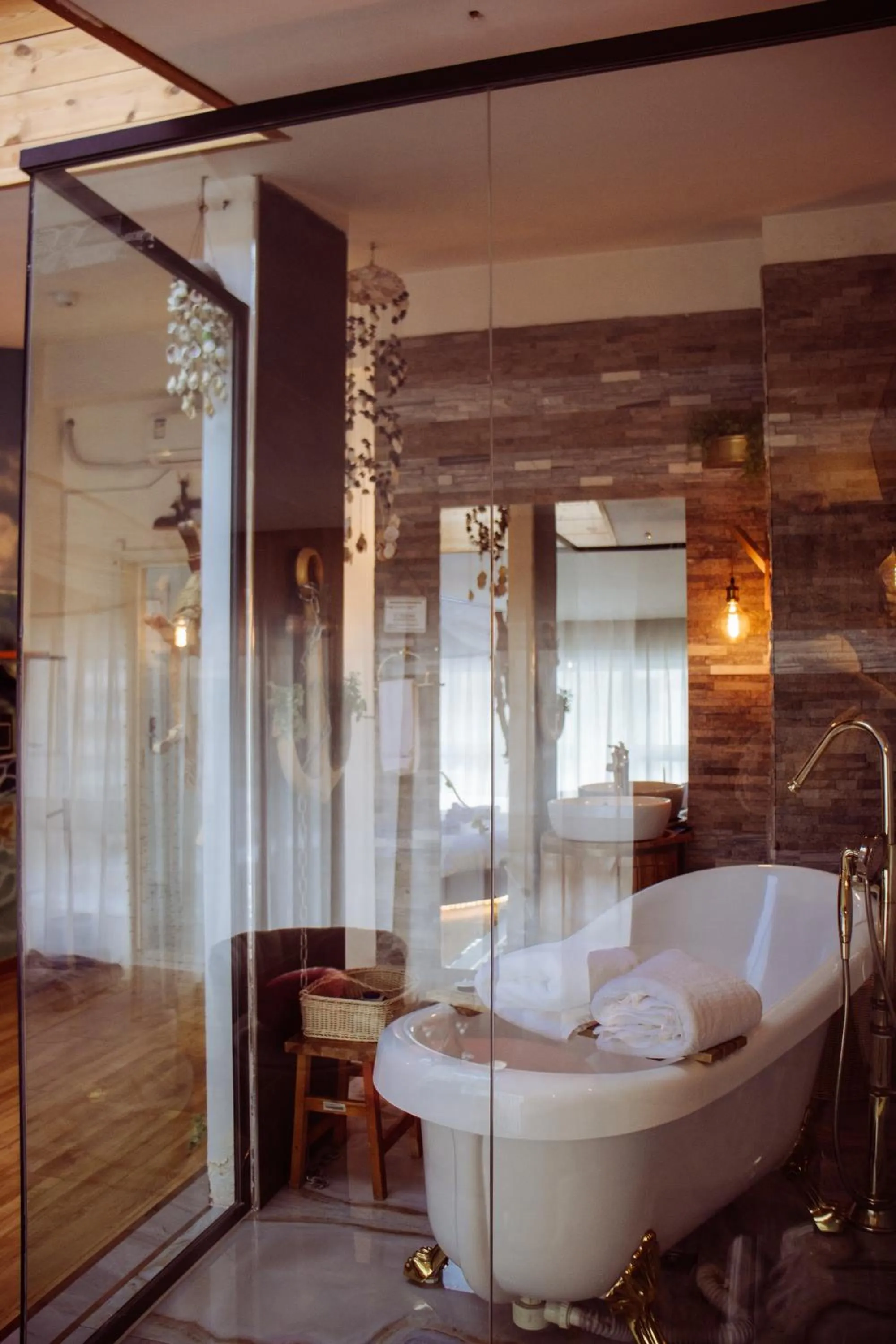 Shower, Bed in Nomado Boutique Hotel