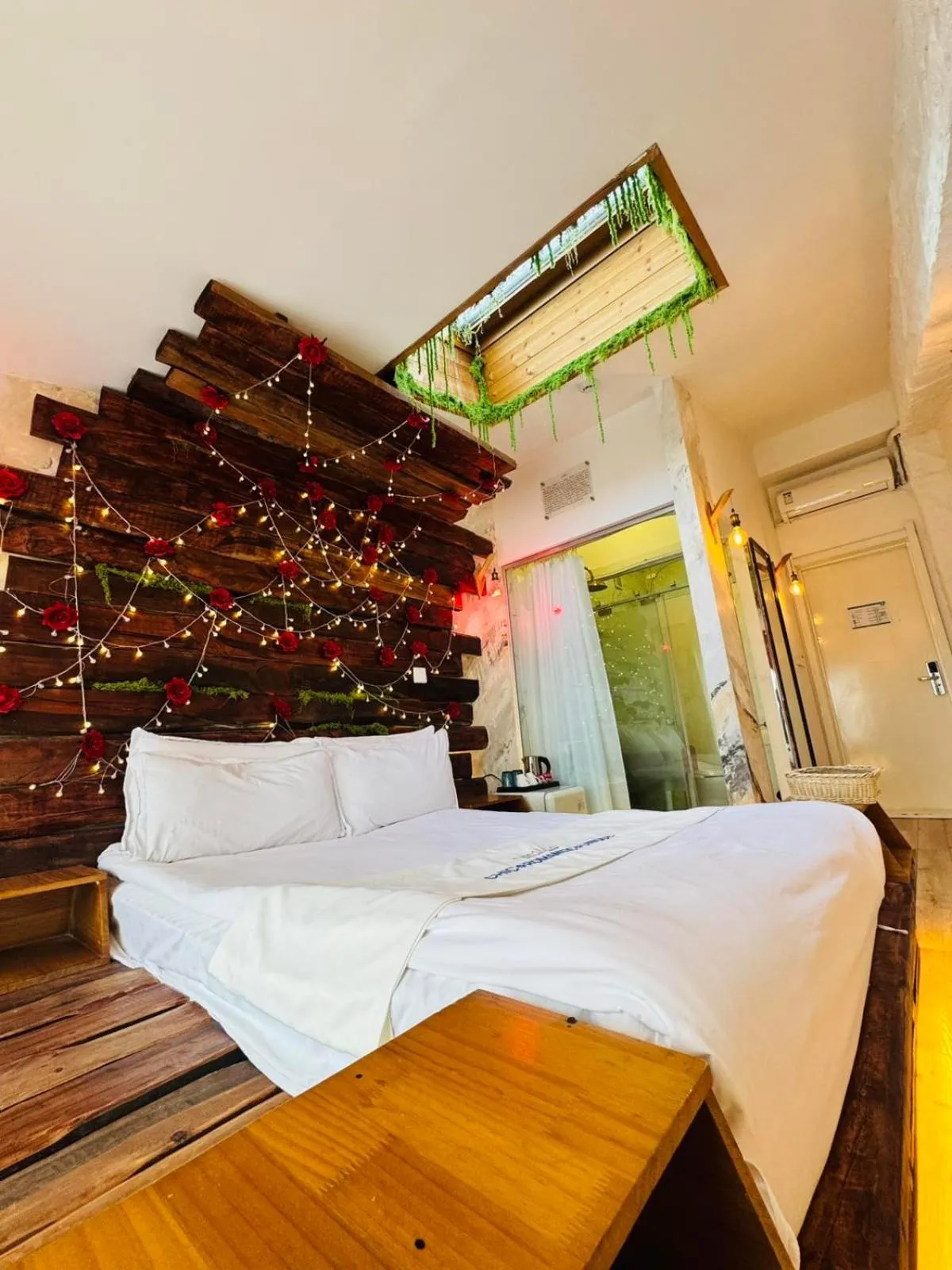 Photo of the whole room, Bed in Nomado Boutique Hotel