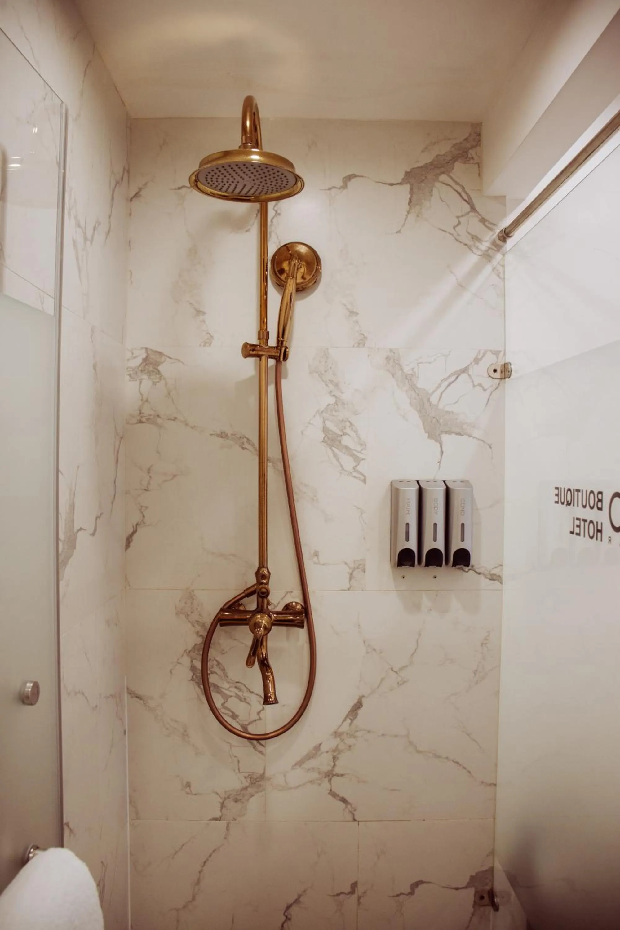 Shower in Nomado Boutique Hotel