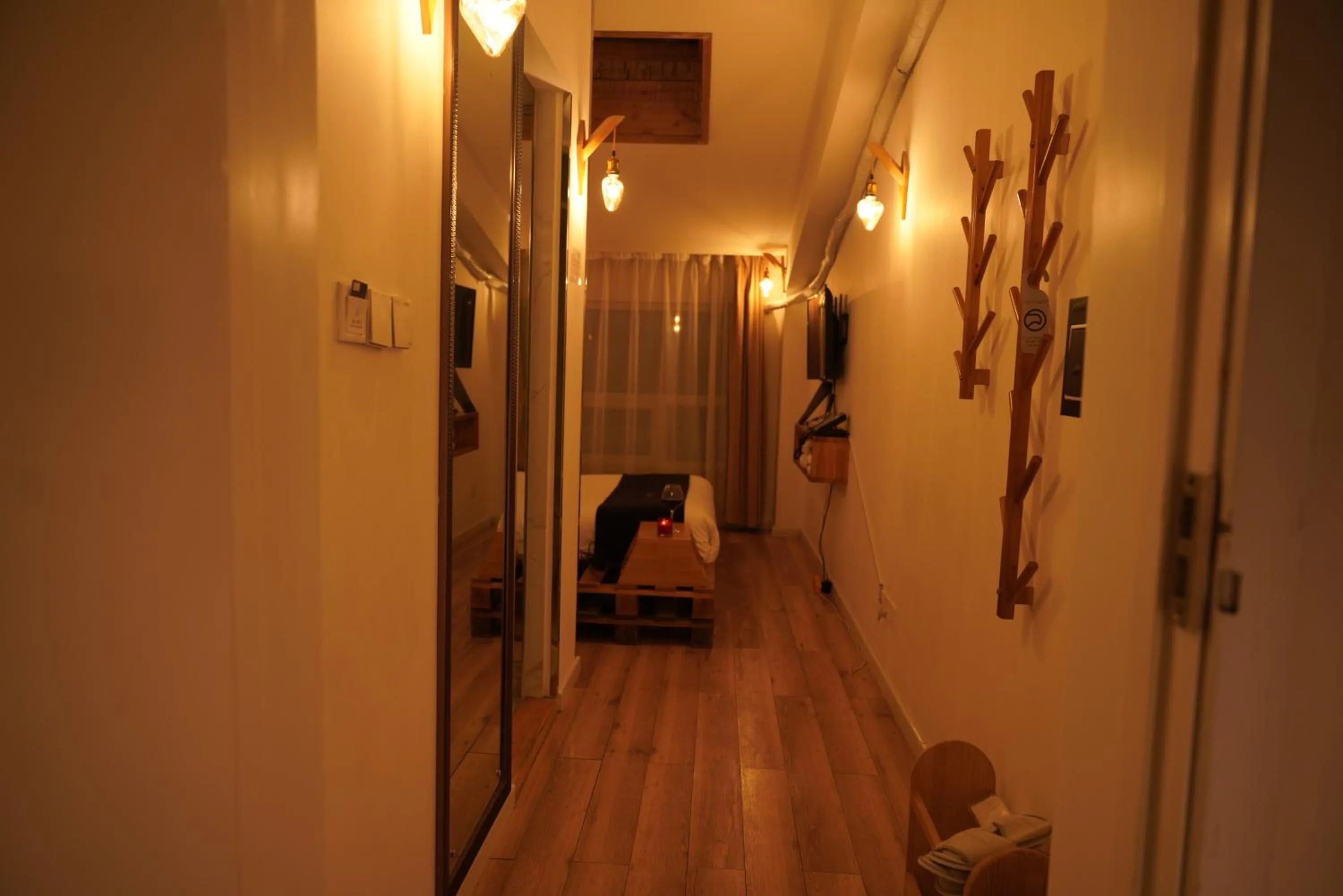 TV and multimedia in Nomado Boutique Hotel