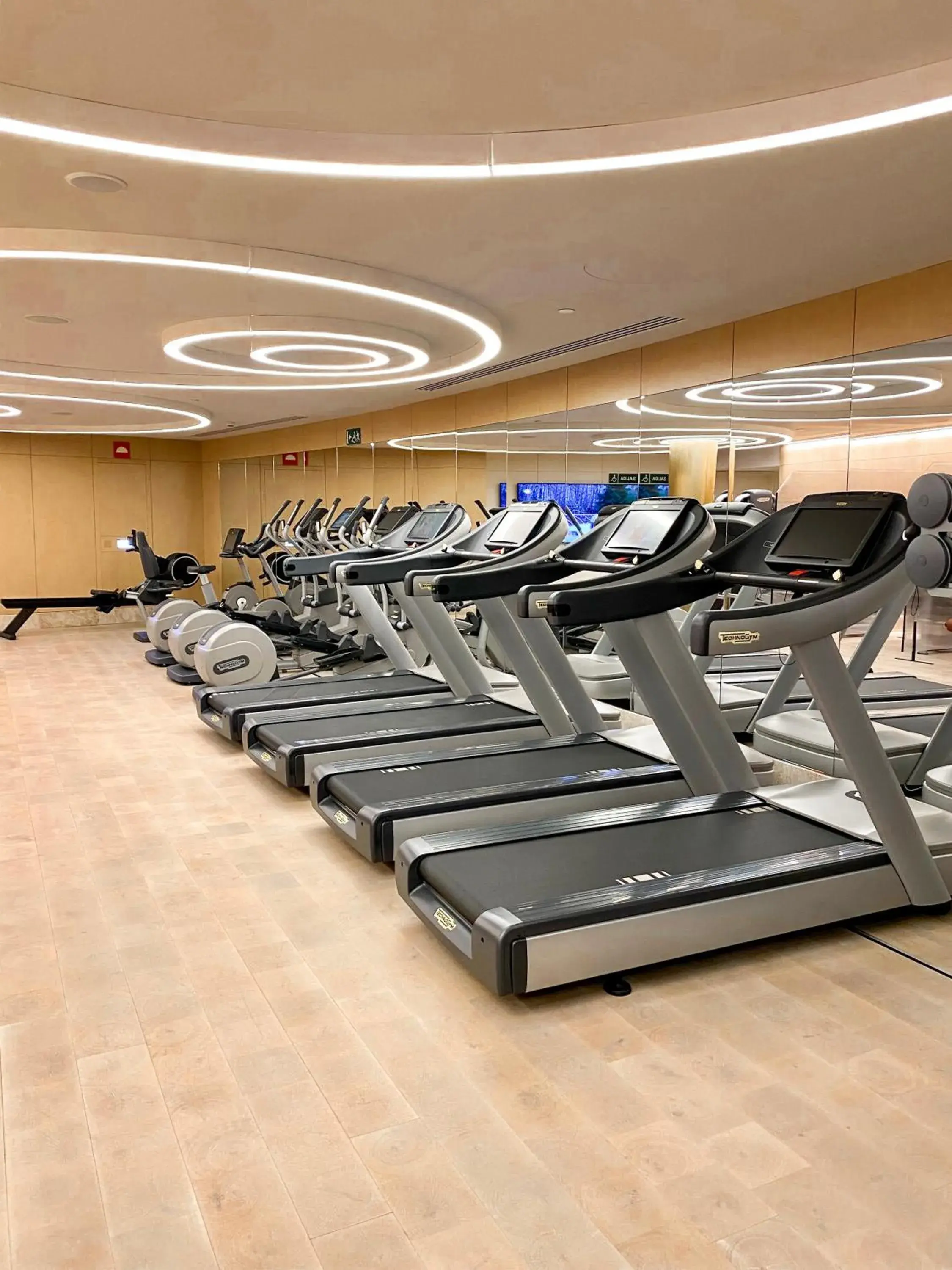 Fitness centre/facilities in Four Seasons Hotel Madrid Fitness centre/facilities in Four Seasons Hotel Madrid