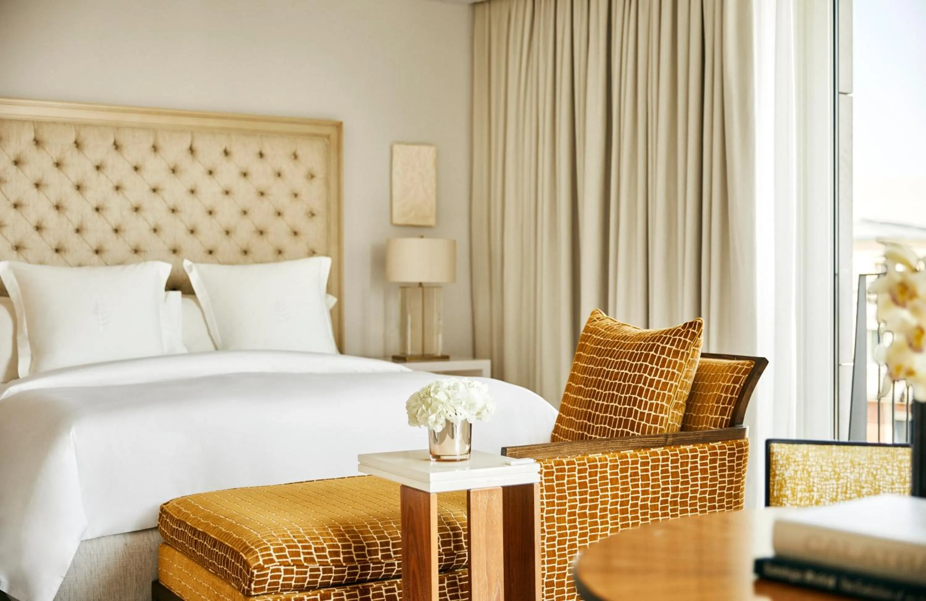 Bedroom, Bed in Four Seasons Hotel Madrid