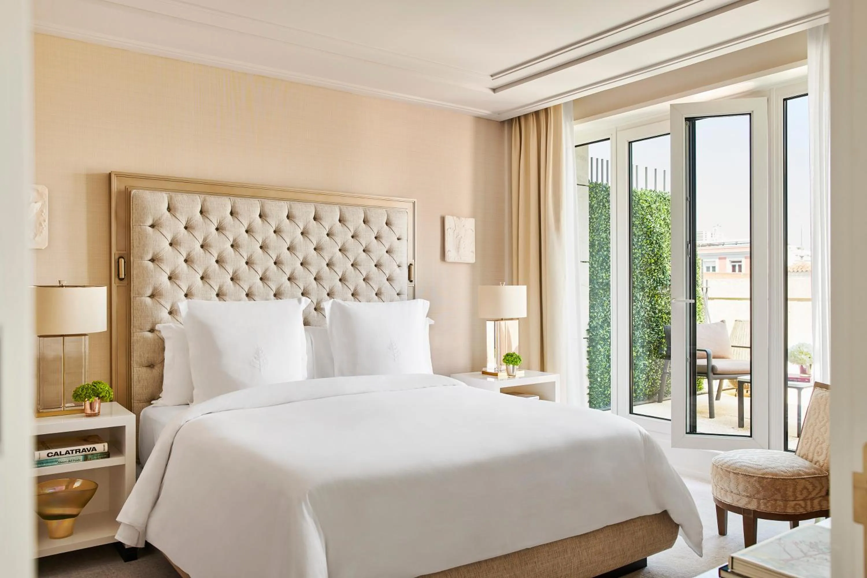 Bed in Four Seasons Hotel Madrid