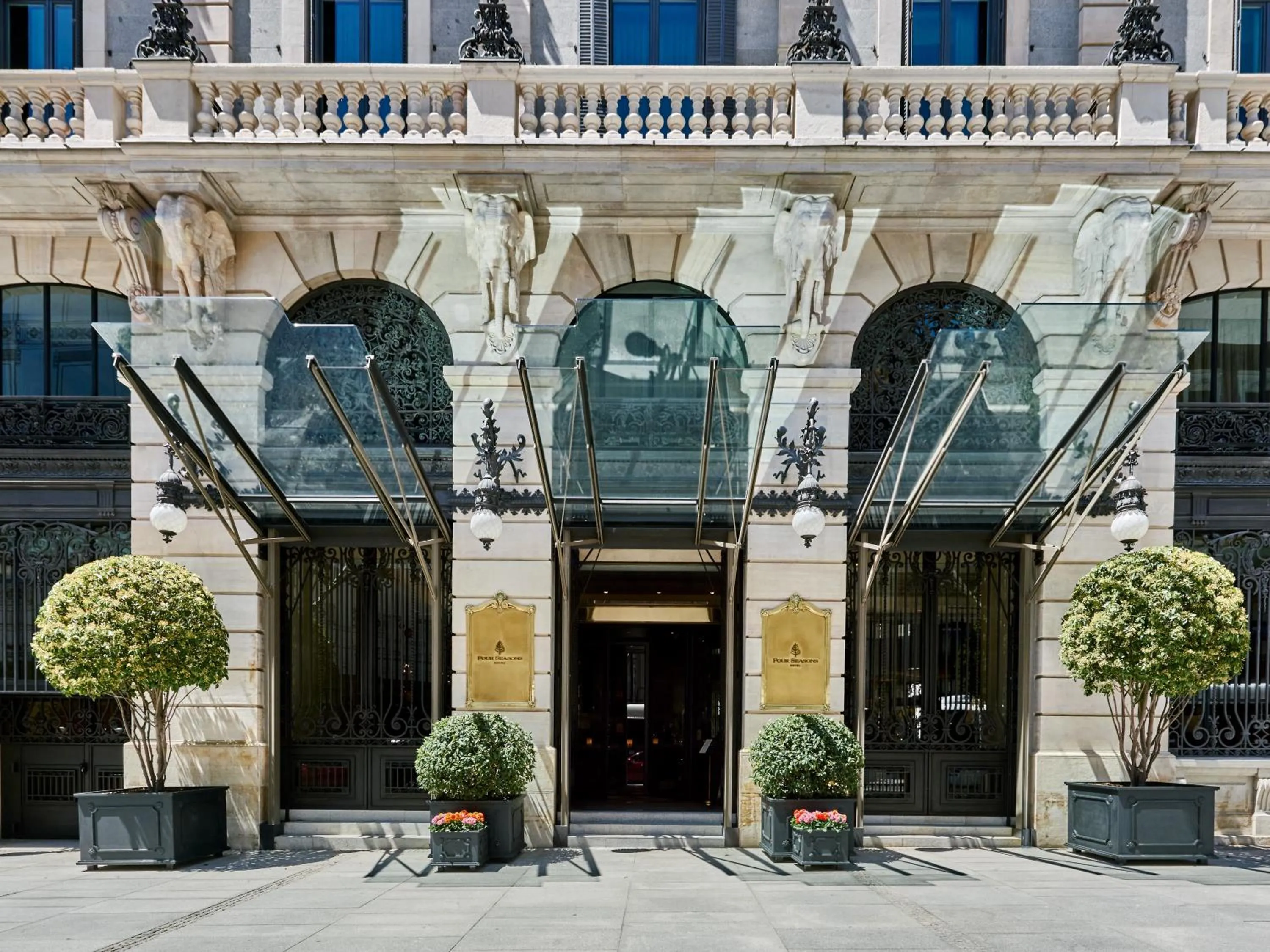 Facade/entrance in Four Seasons Hotel Madrid