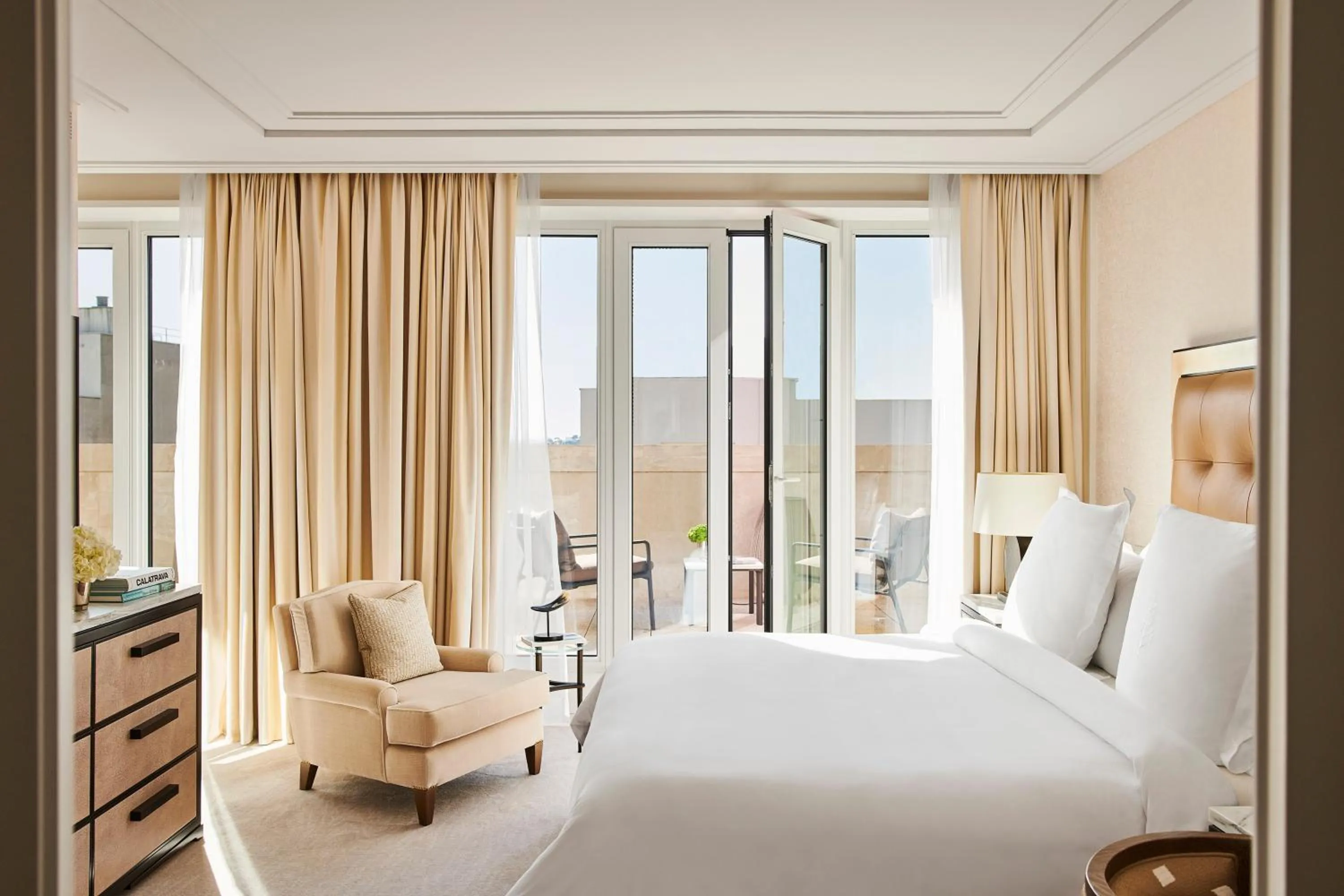 View (from property/room), Bed in Four Seasons Hotel Madrid
